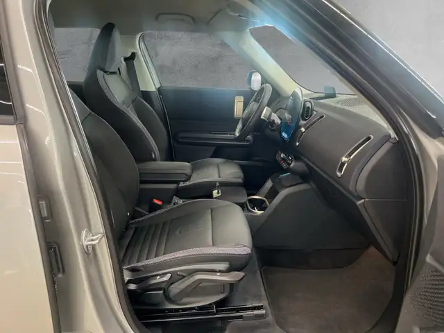 Mini Countryman view 11