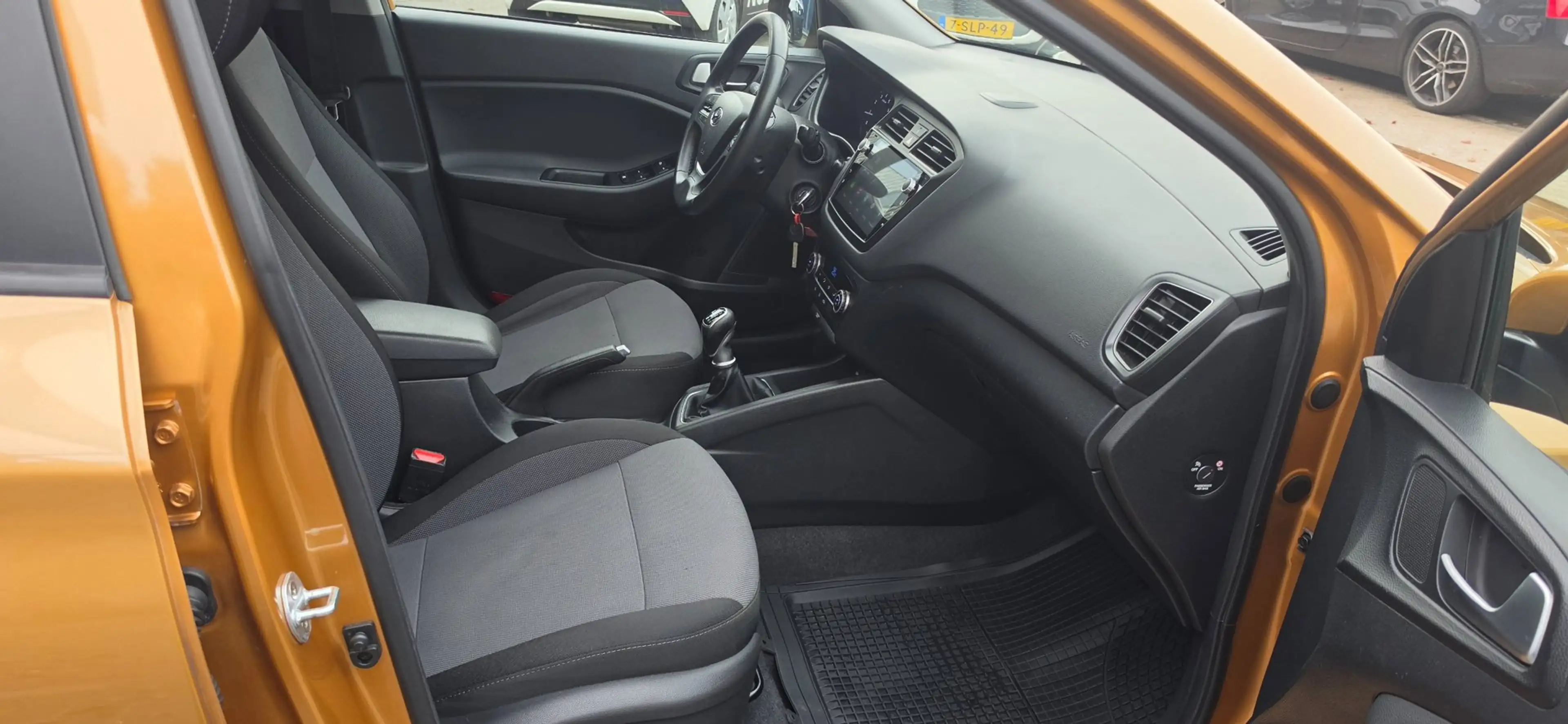 Hyundai i20 1.0 T-GDI Clima Cruise Panorama Carplay® Zeer lux! — photo 32
