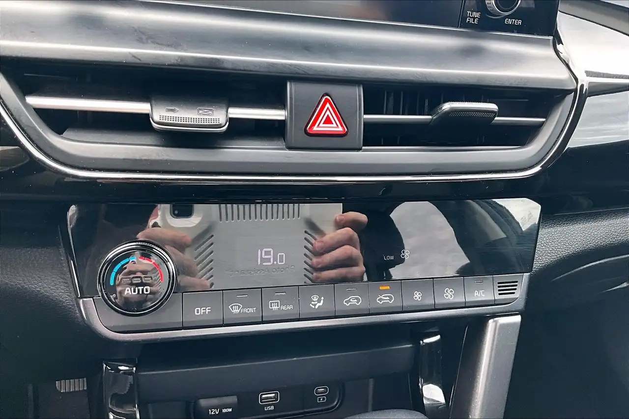 Kia Seltos снимка Kia Seltos