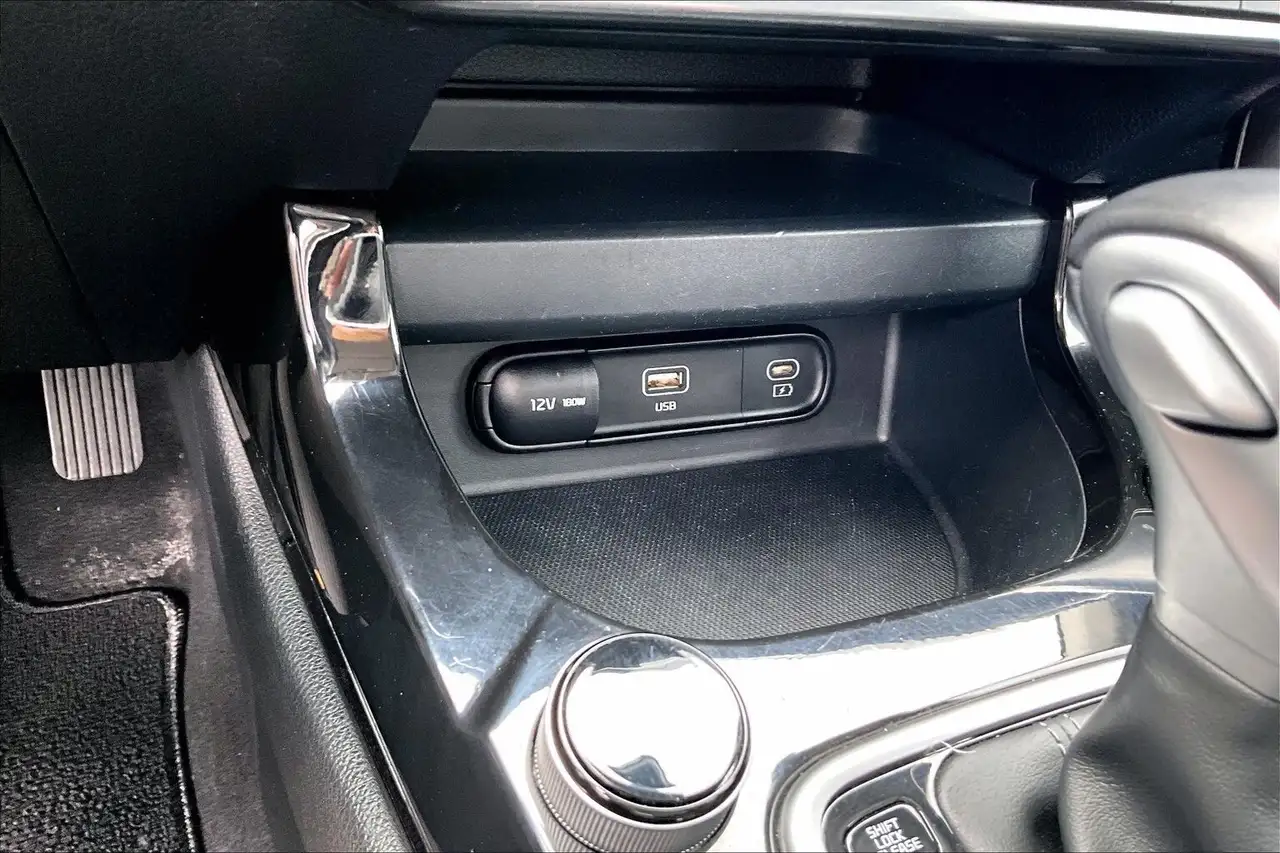 Kia Seltos снимка Kia Seltos