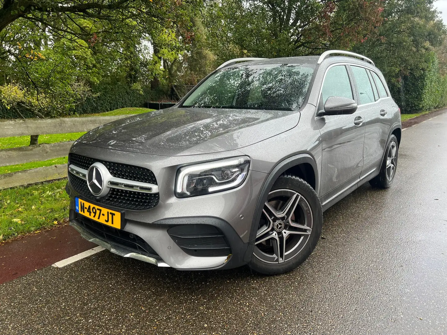 Mercedes-Benz GLB 200 Premium Plus Clima Camera PDC Grijs - 1