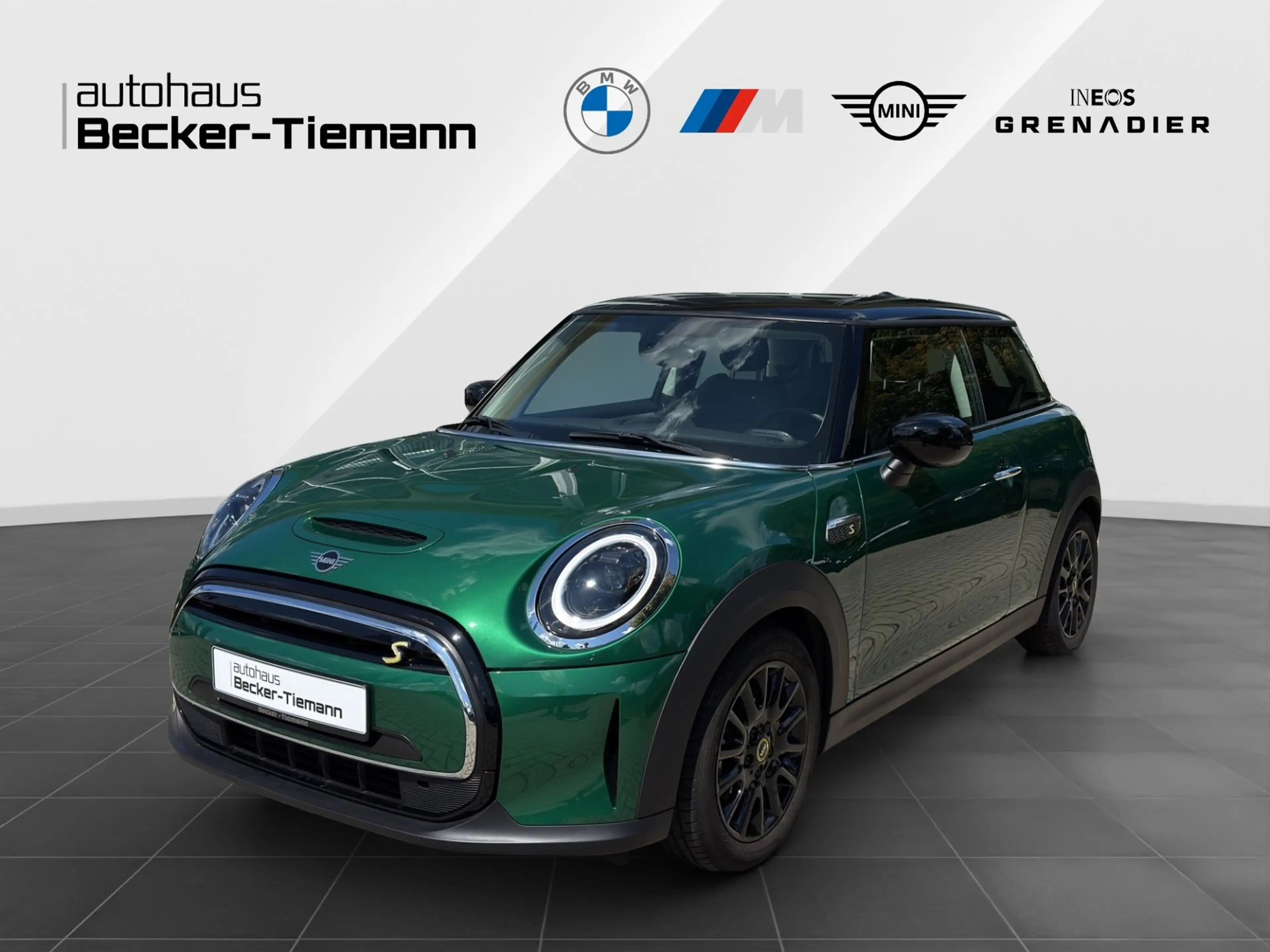 MINI Cooper SE Hatch 16" / Pano / RFK / DrivAss / DAB / LED / Key