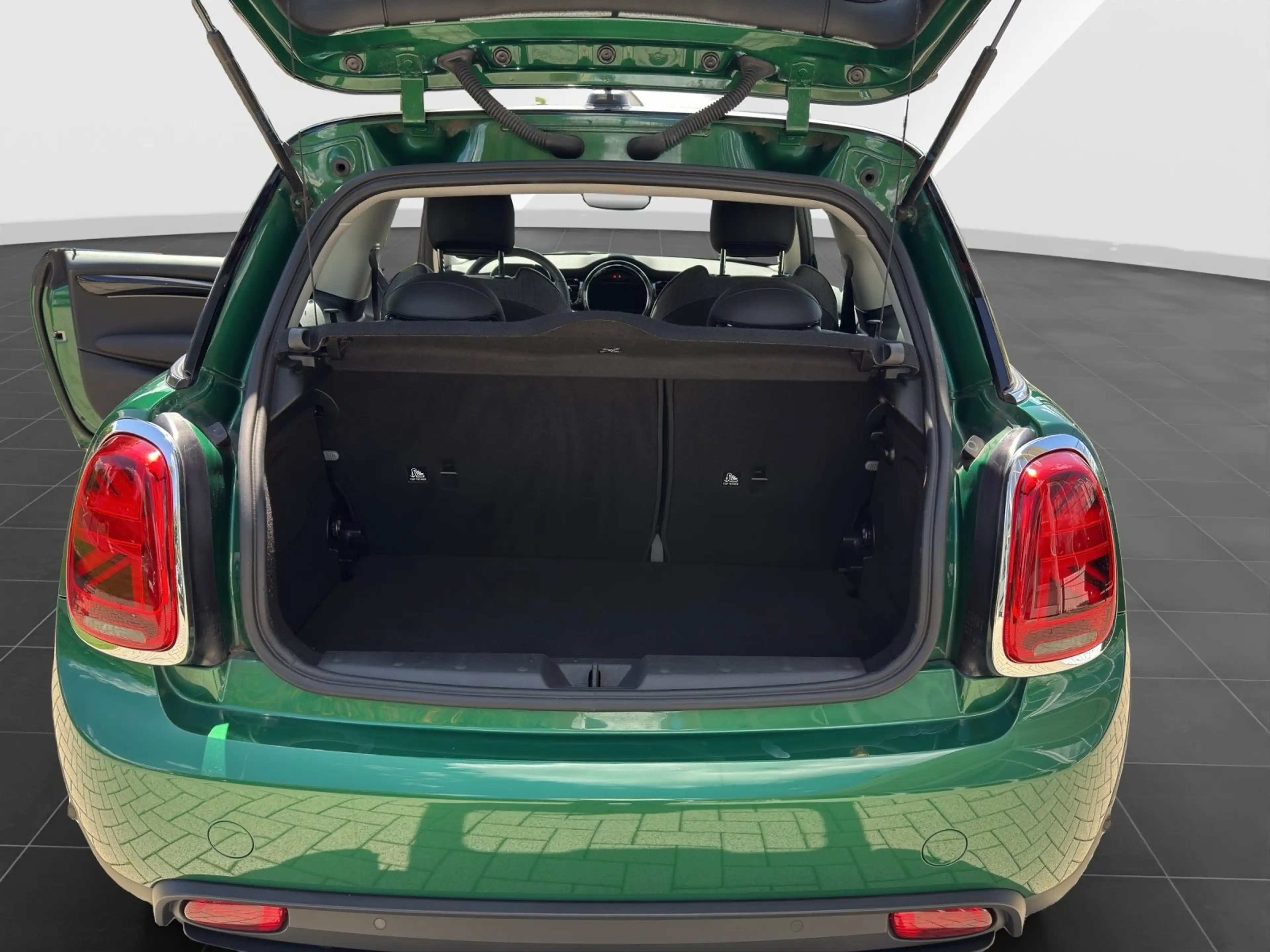 MINI Cooper SE Hatch 16" / Pano / RFK / DrivAss / DAB / LED / Key — photo 14