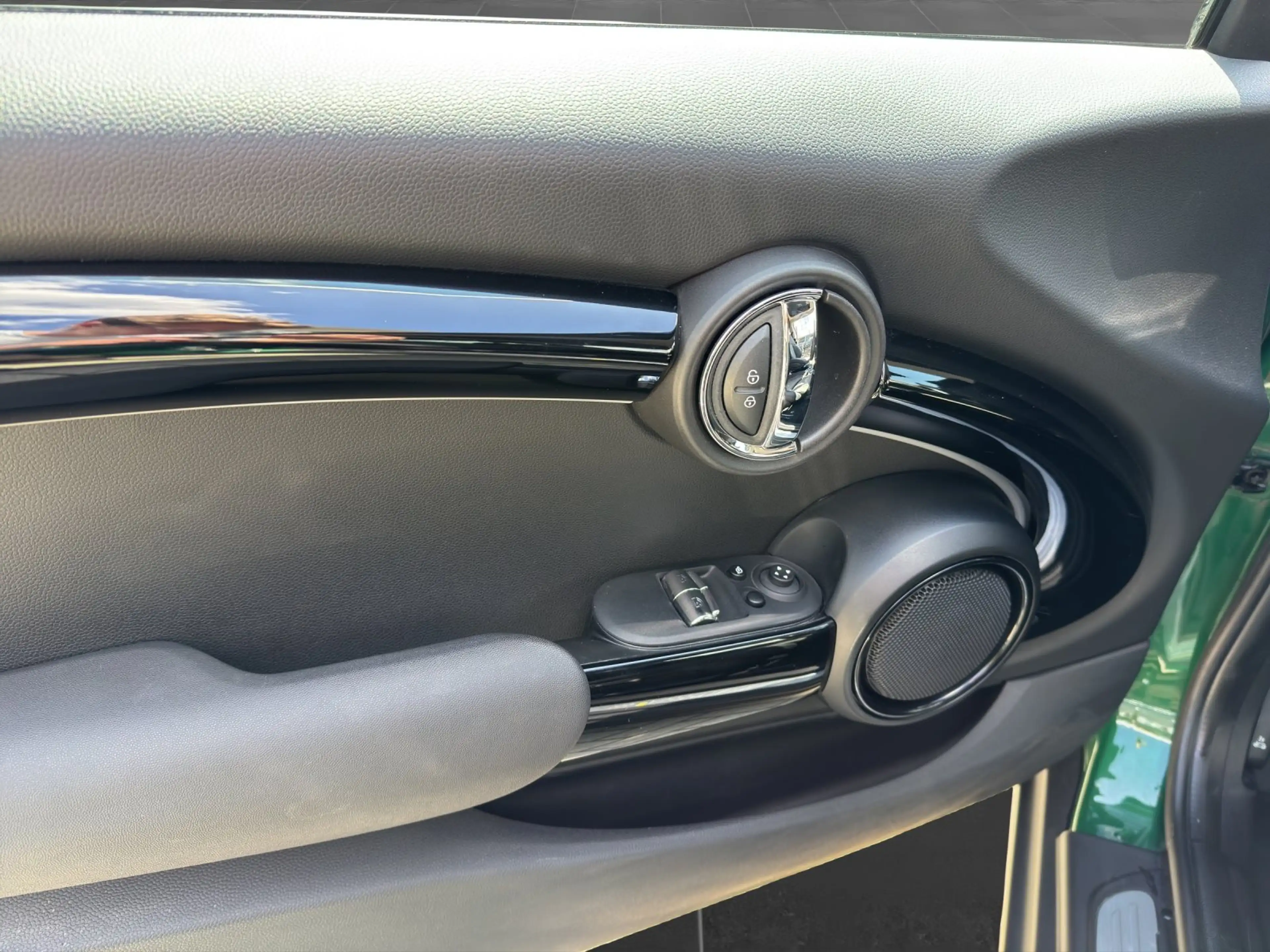 MINI Cooper SE Hatch 16" / Pano / RFK / DrivAss / DAB / LED / Key — photo 10
