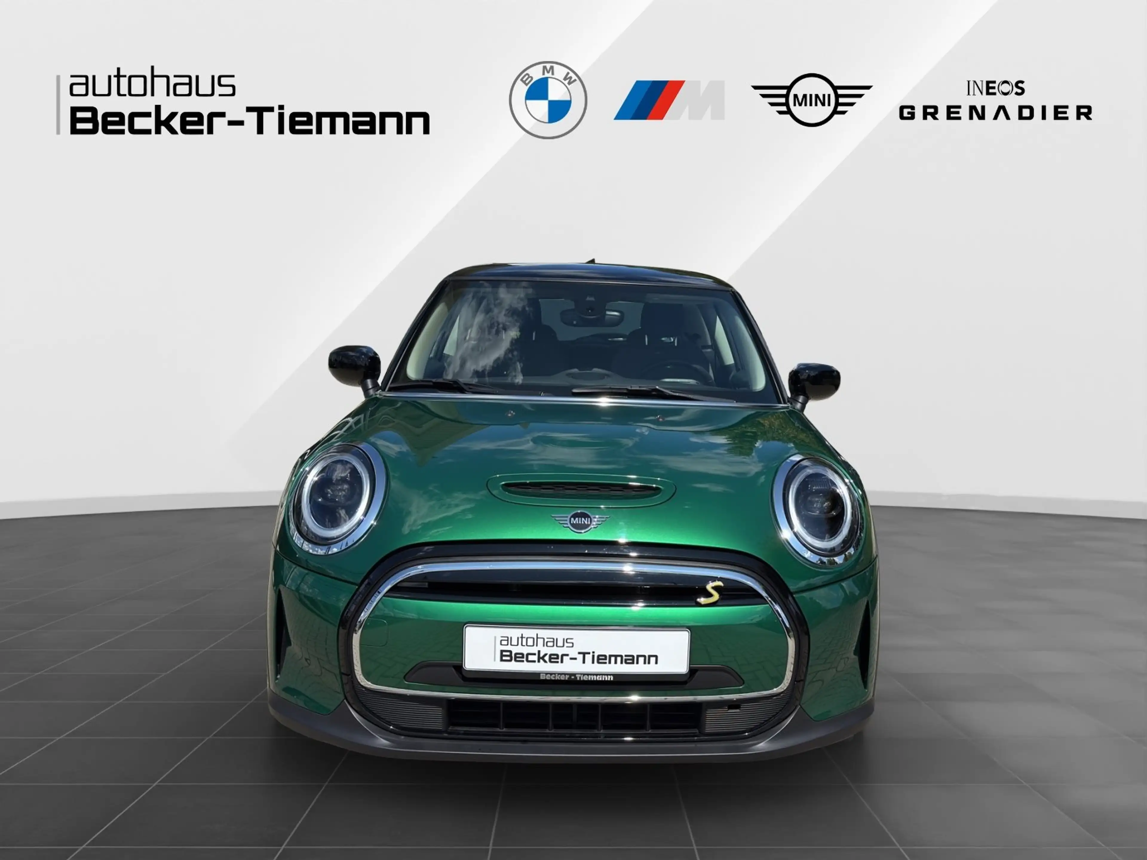 MINI Cooper SE Hatch 16" / Pano / RFK / DrivAss / DAB / LED / Key — photo 2