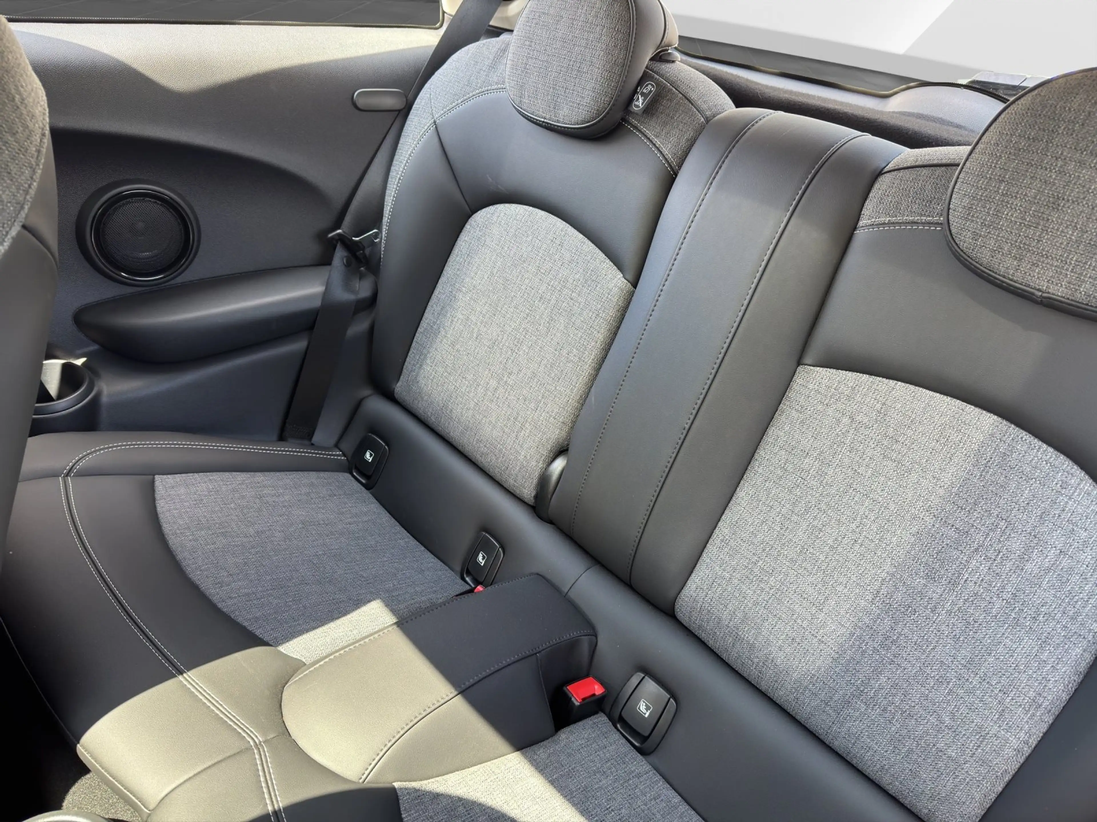 MINI Cooper SE Hatch 16" / Pano / RFK / DrivAss / DAB / LED / Key — photo 13