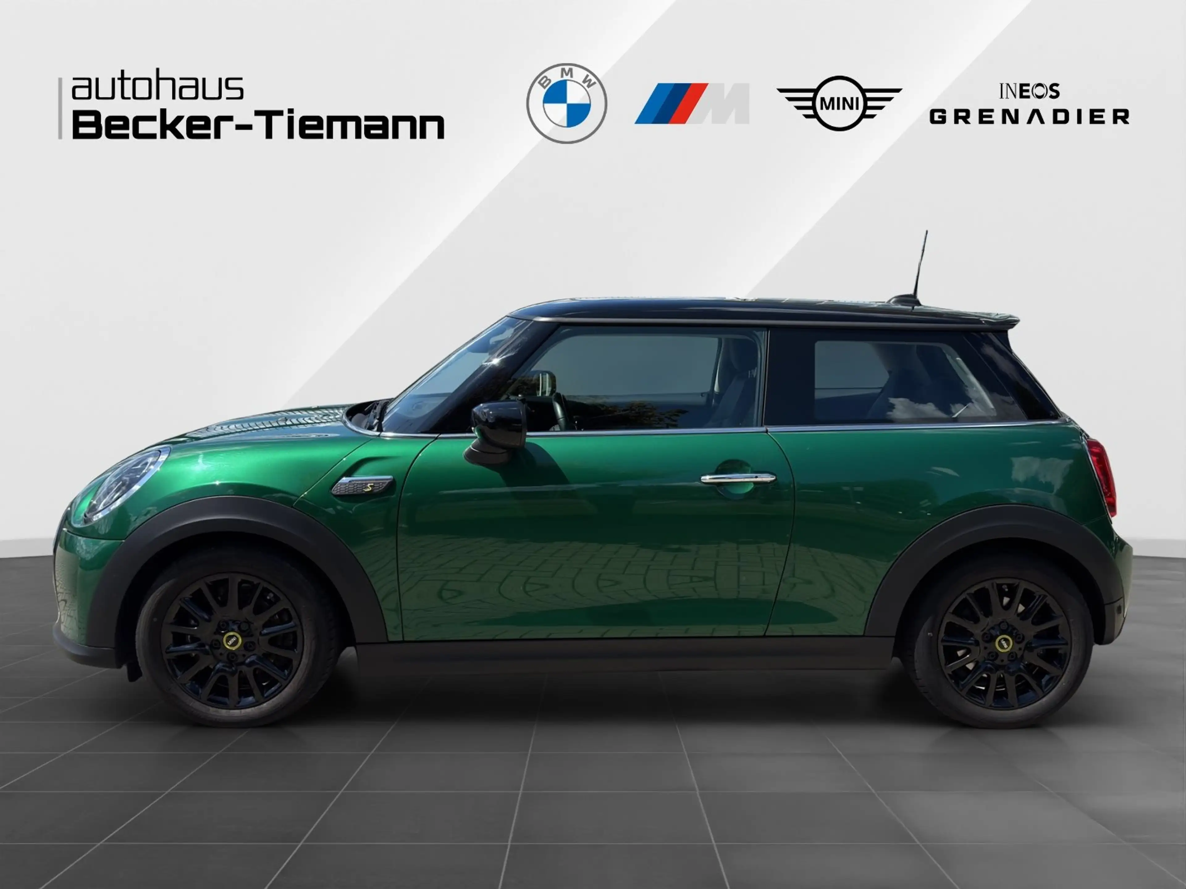 MINI Cooper SE Hatch 16" / Pano / RFK / DrivAss / DAB / LED / Key — photo 3