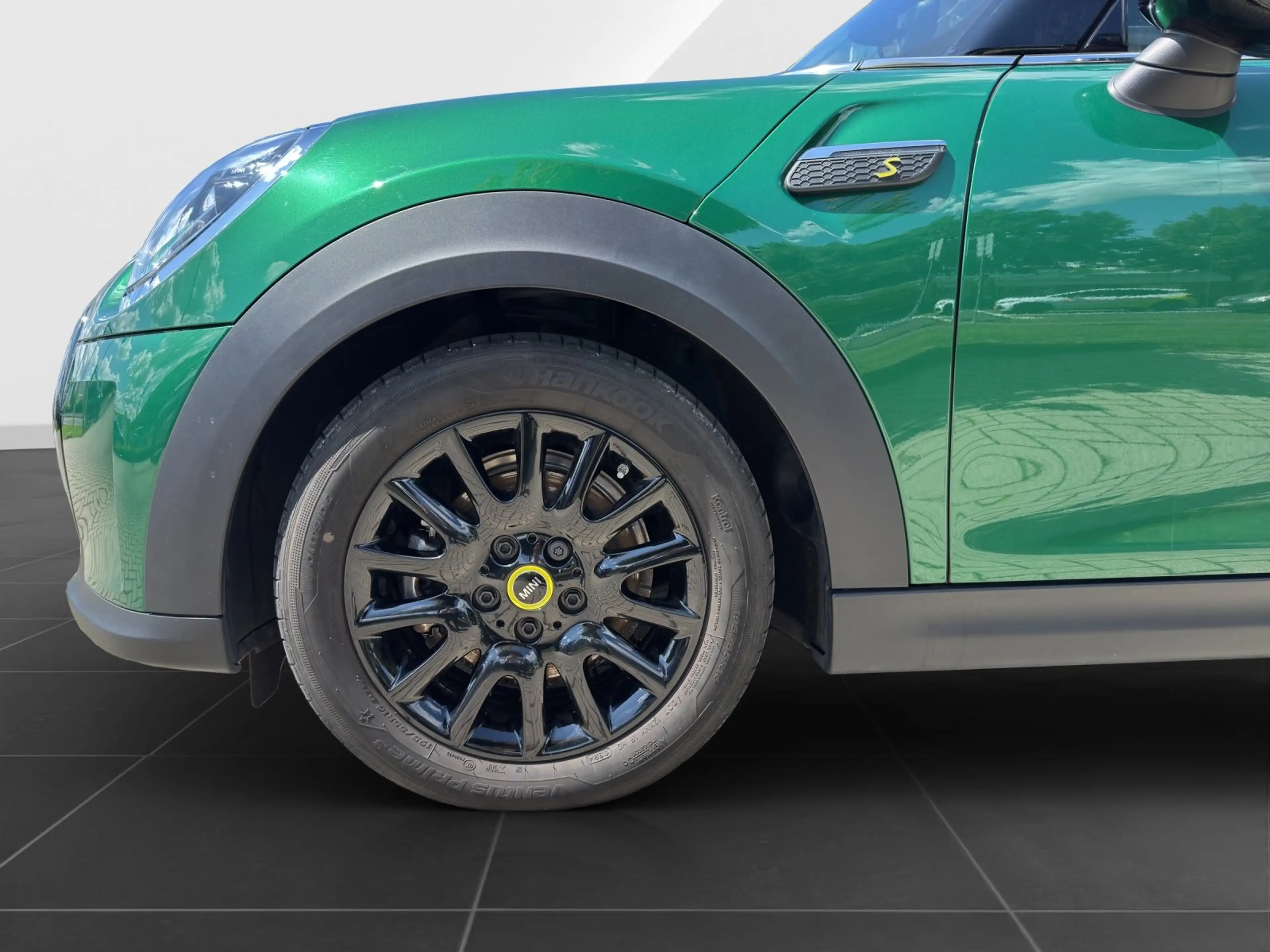 MINI Cooper SE Hatch 16" / Pano / RFK / DrivAss / DAB / LED / Key — photo 8