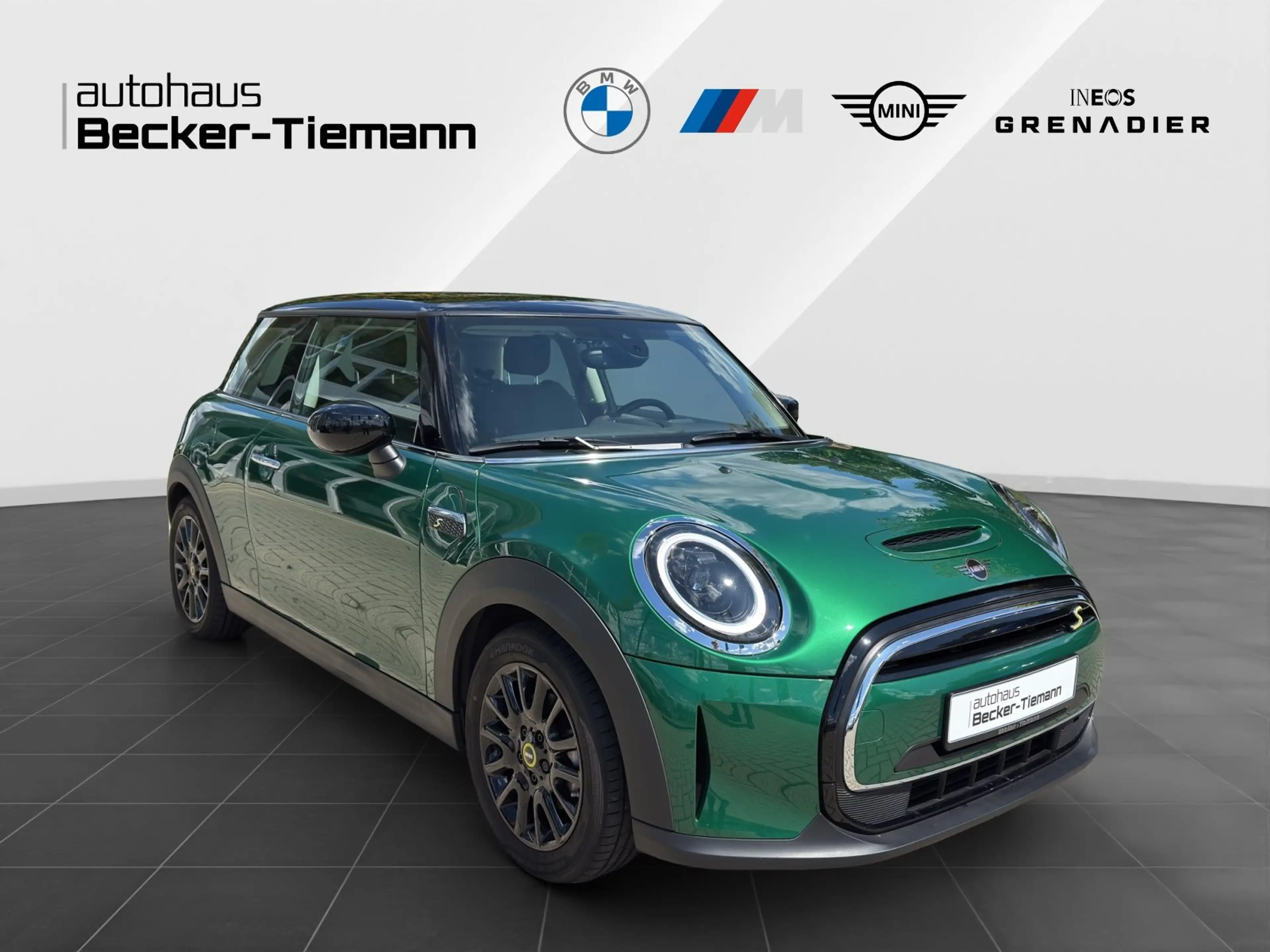MINI Cooper SE Hatch 16" / Pano / RFK / DrivAss / DAB / LED / Key — photo 7