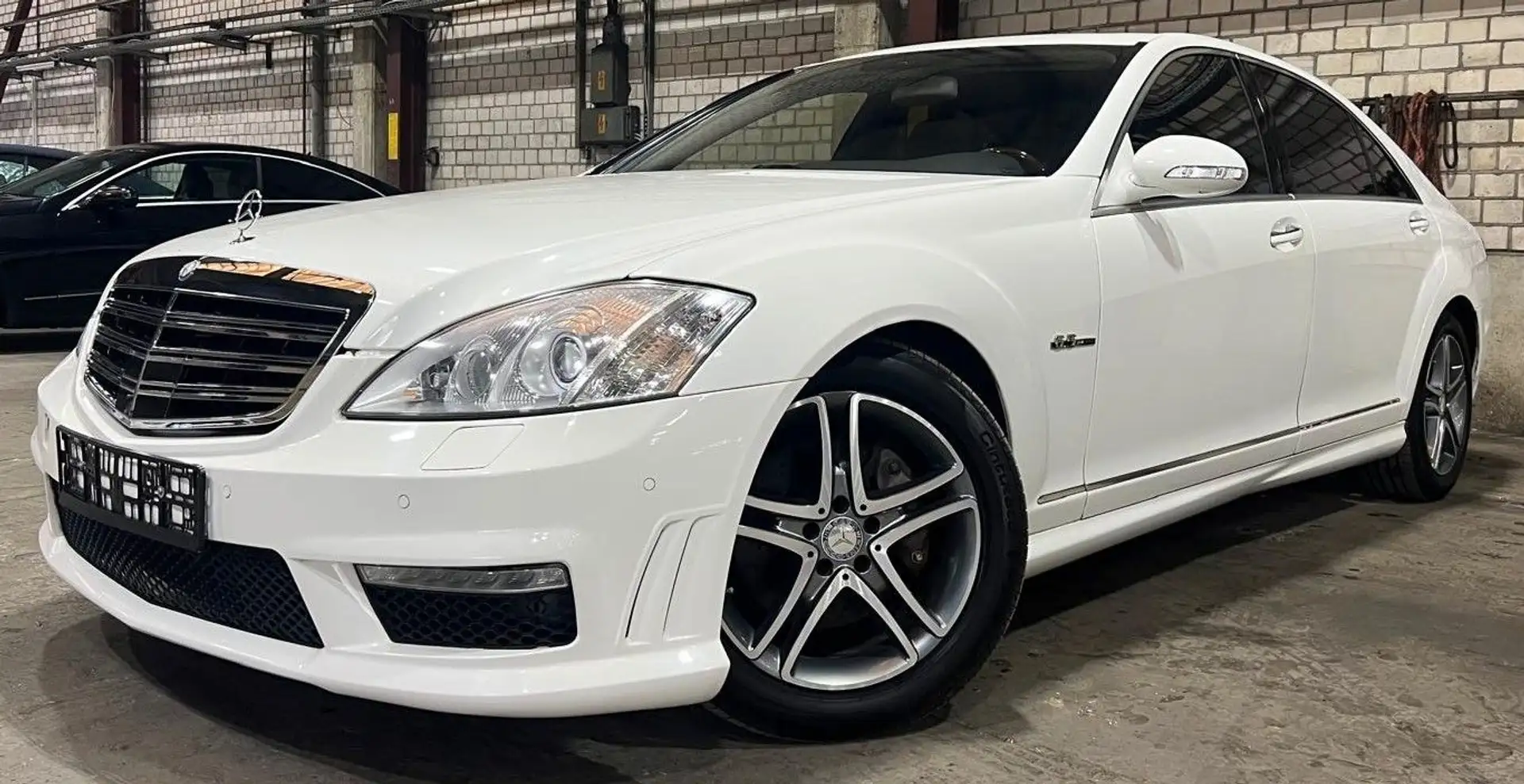 Mercedes-Benz S 500 Lang S65 AMG Optik SSD Leder KeylessGo Bílá - 1