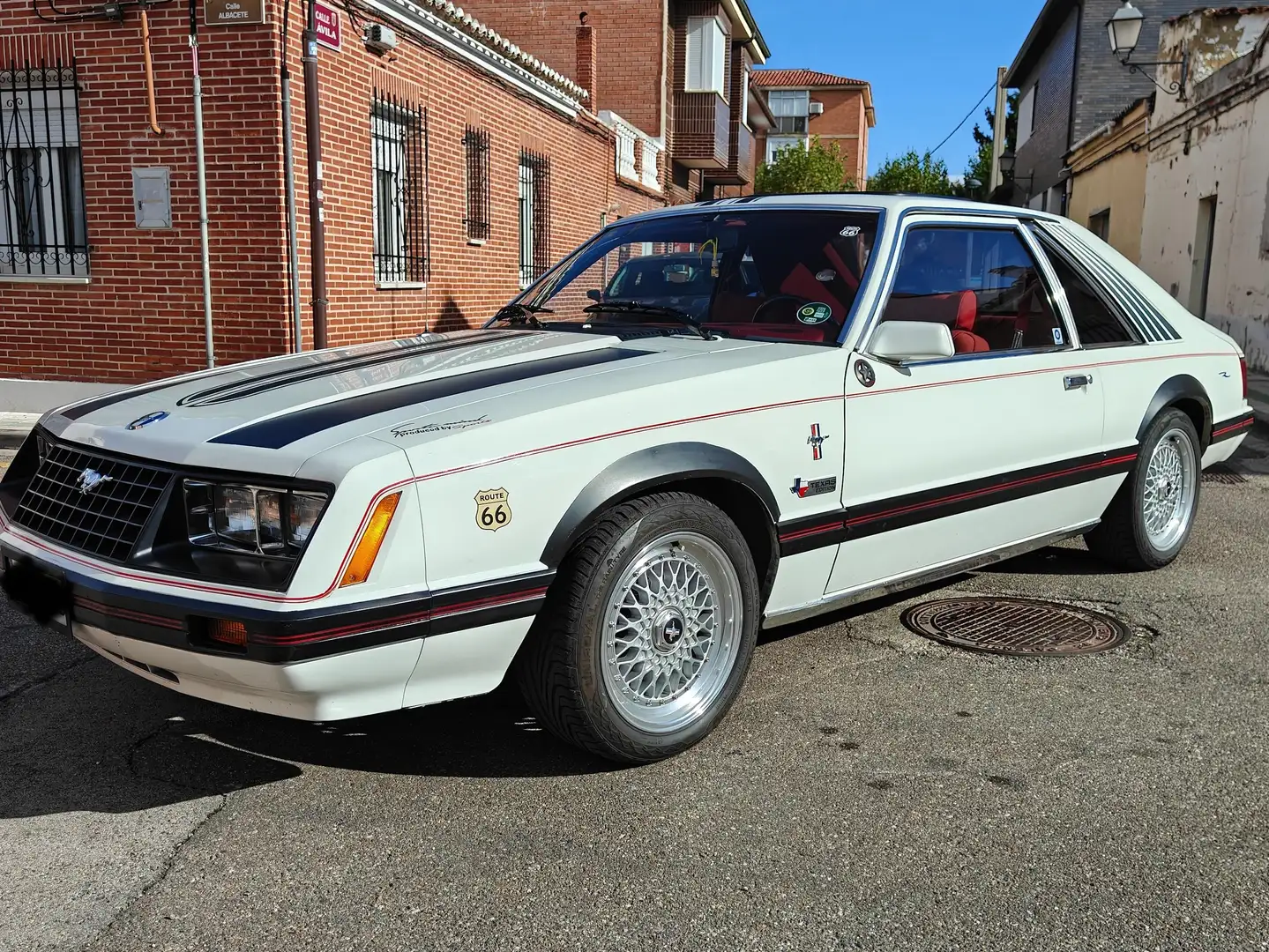 Oldtimer Ford Mustang Wit - 1