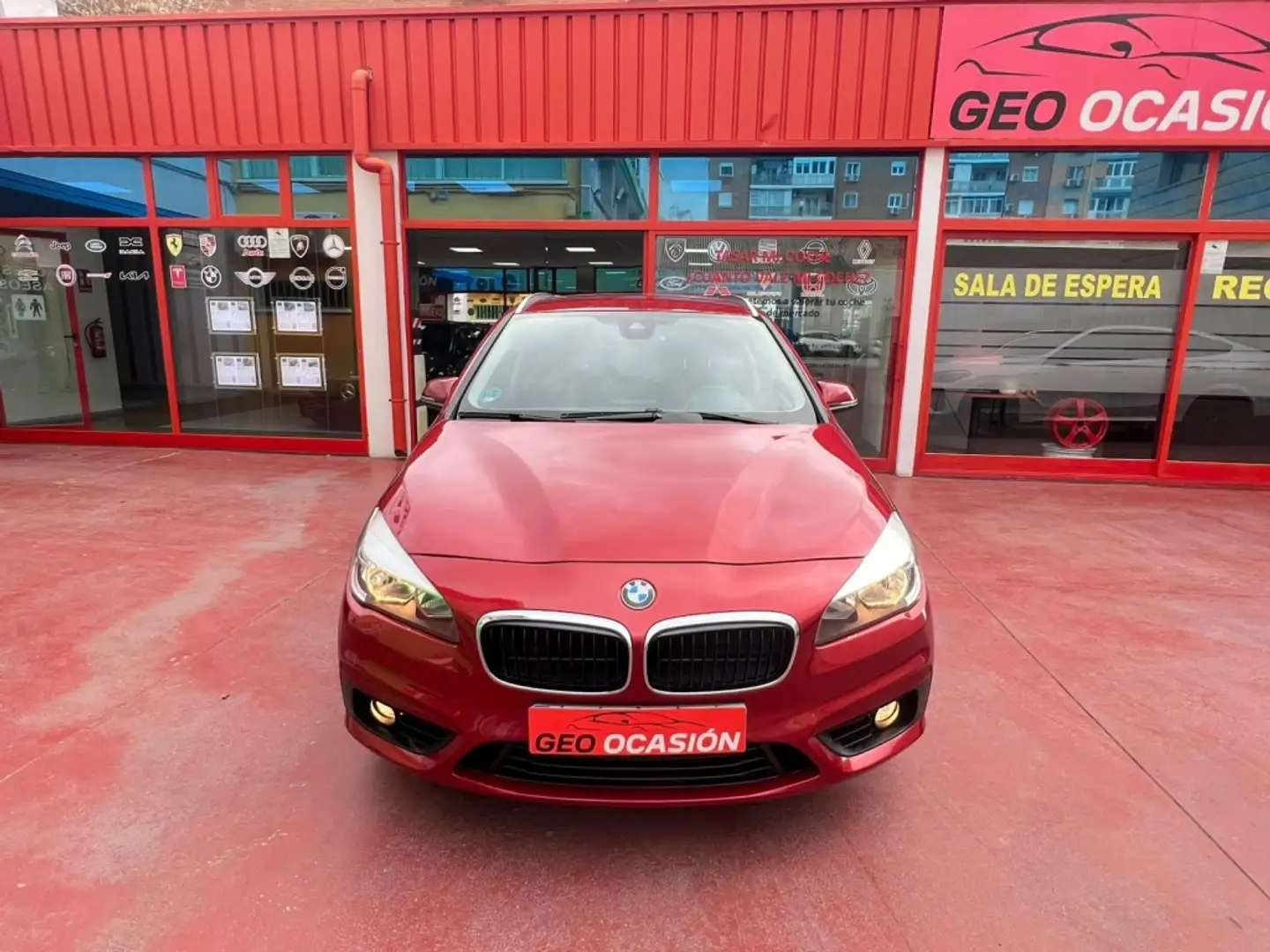 BMW 218 218d Active Tourer Burdeos - 2