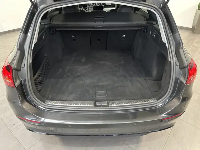 Mercedes-Benz C view 6