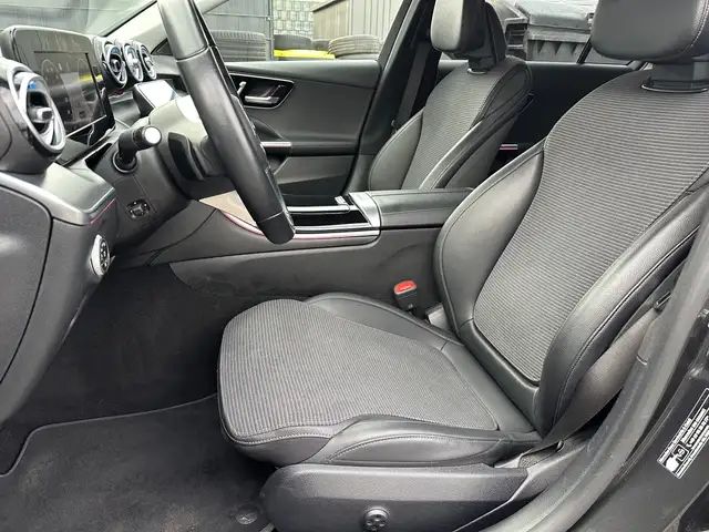 Mercedes-Benz C view 9