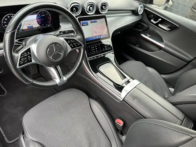 Mercedes-Benz C view 8