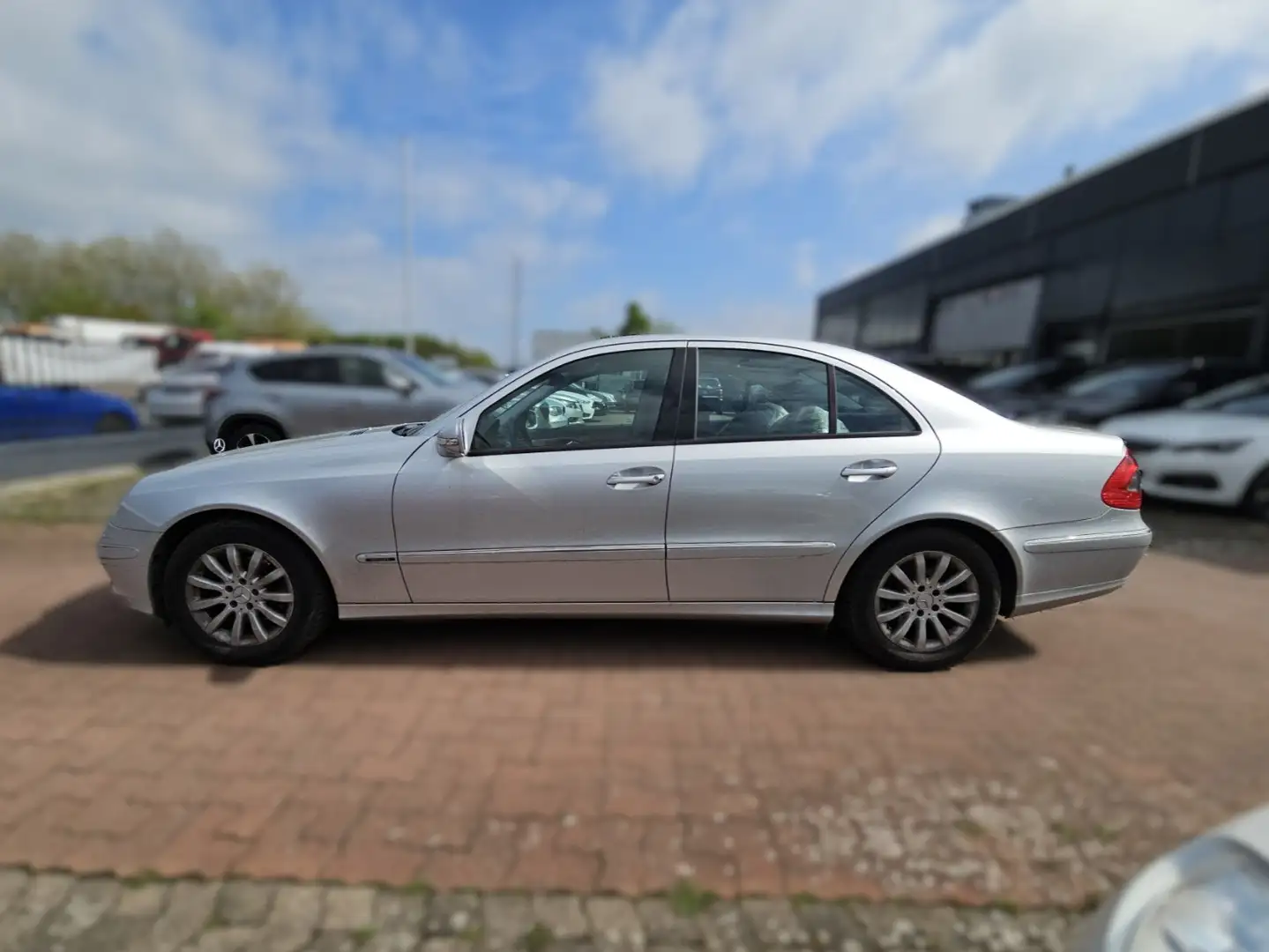 Mercedes-Benz E 200 E 200 Kompressor+Ratenzahlung ohne Bank+Tüv Neu Gris - 2