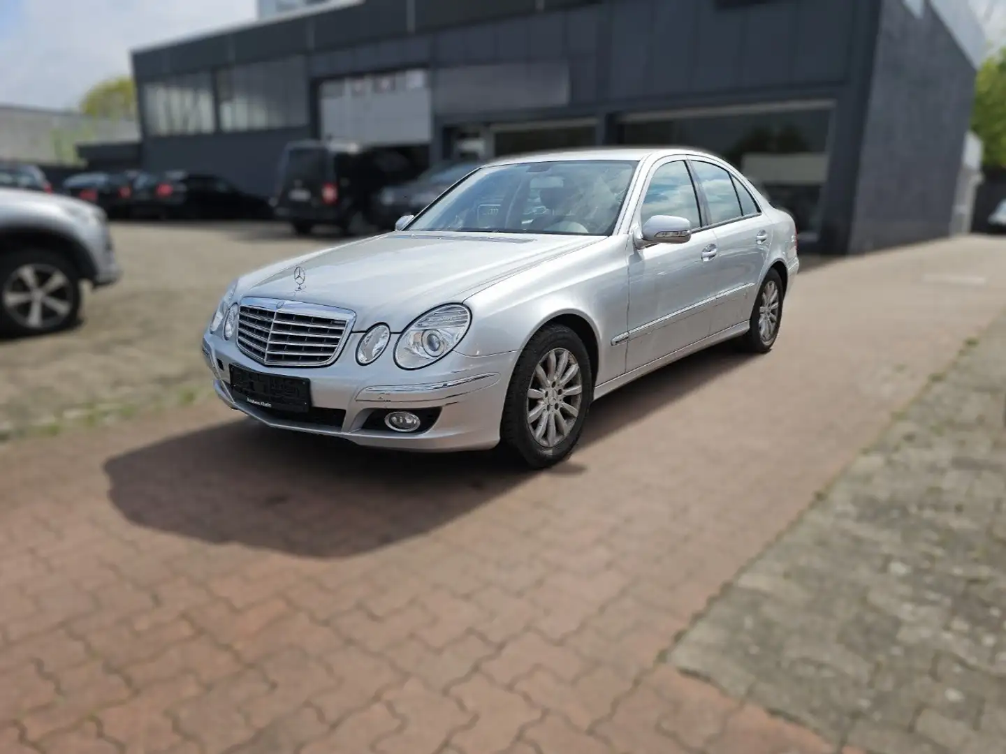 Mercedes-Benz E 200 E 200 Kompressor+Ratenzahlung ohne Bank+Tüv Neu Gris - 1