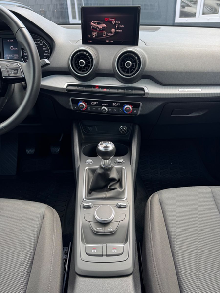 Audi Q2 35 TFSI basis B&O+PDC+SHZ+LED+WKR+EL.HECK+2AC — photo 11