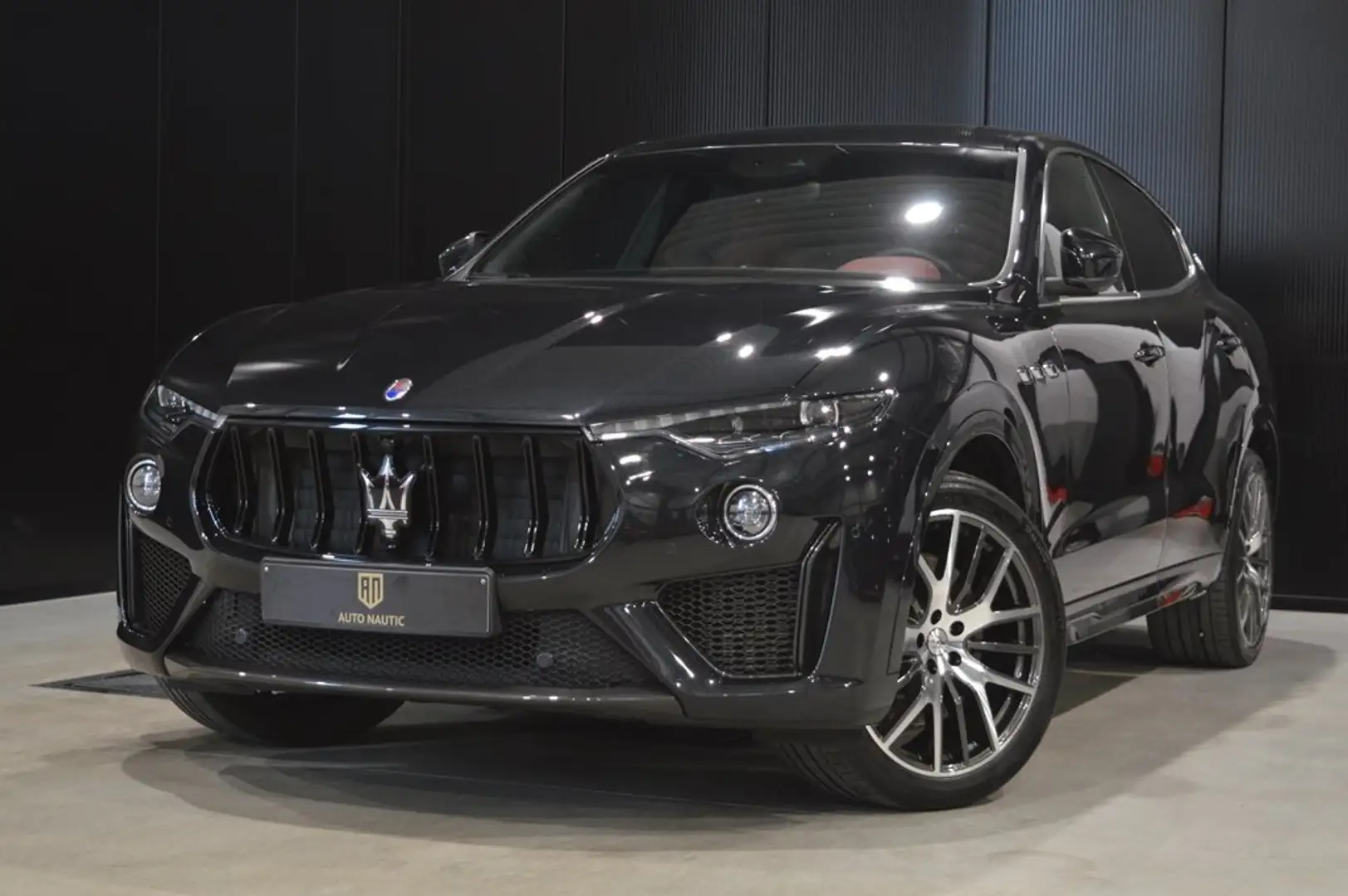 Maserati Levante Trofeo 3.8i V8 Biturbo 1 HAND !! Zwart - 1