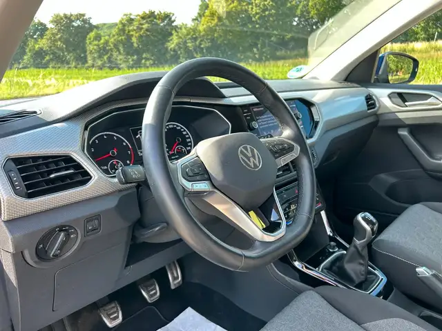 Volkswagen T-Cross view 14