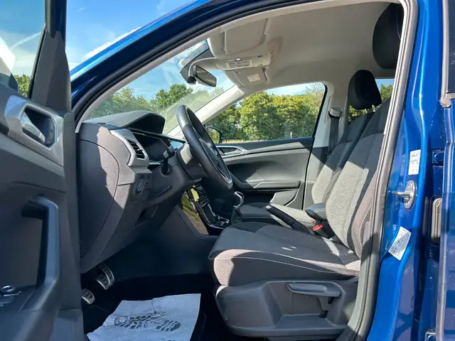 Volkswagen T-Cross view 10