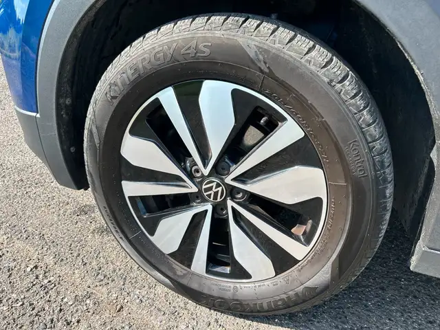 Volkswagen T-Cross view 9