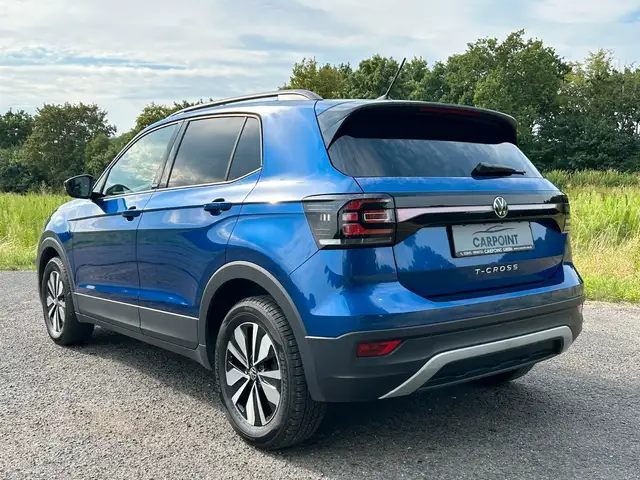 Volkswagen T-Cross view 3