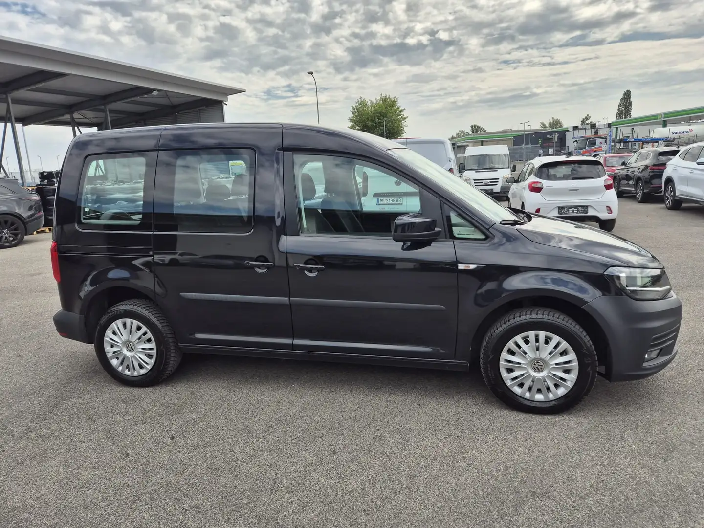 Volkswagen Caddy Trendline BMT Schwarz - 2
