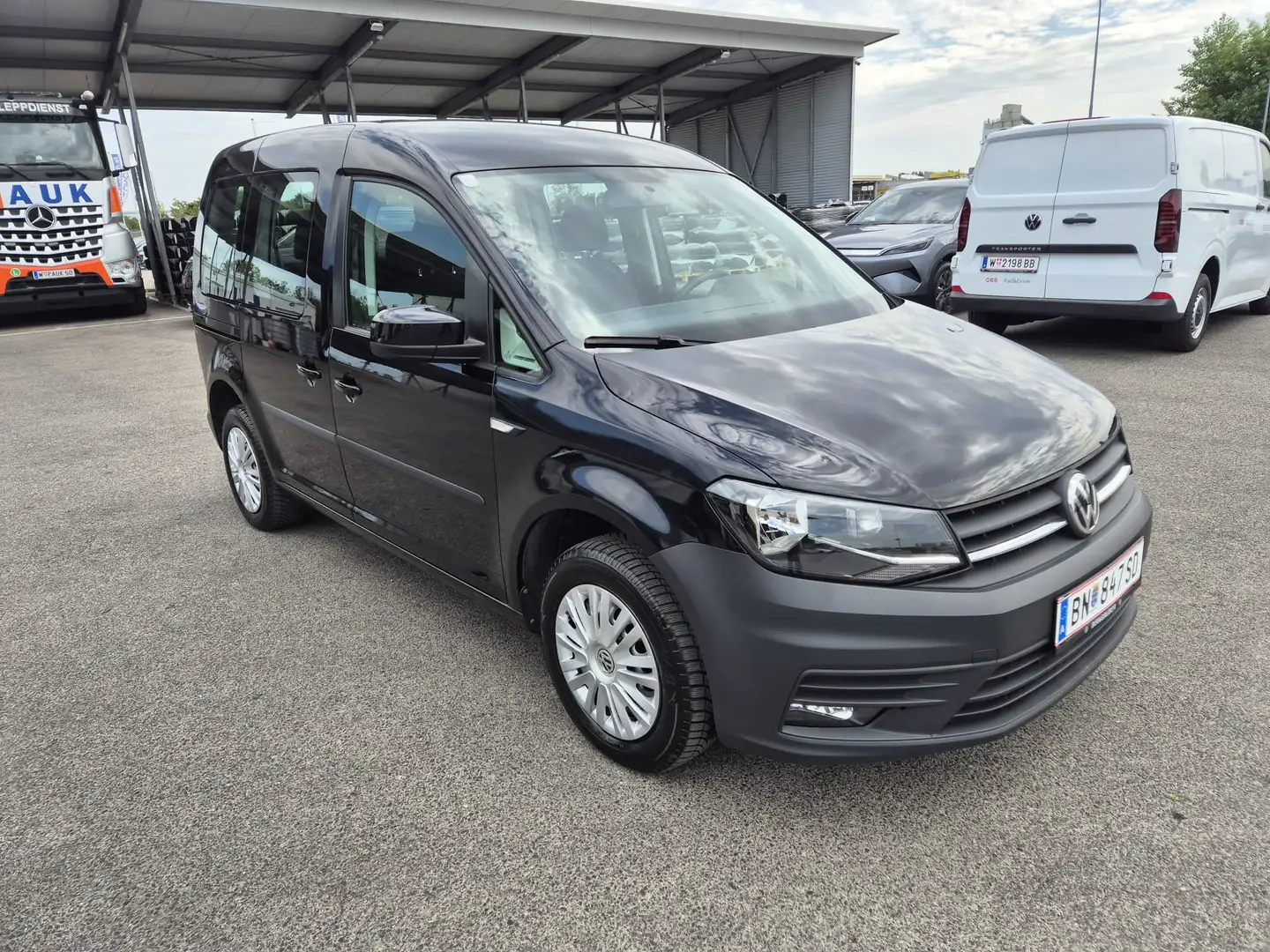 Volkswagen Caddy Trendline BMT Schwarz - 1