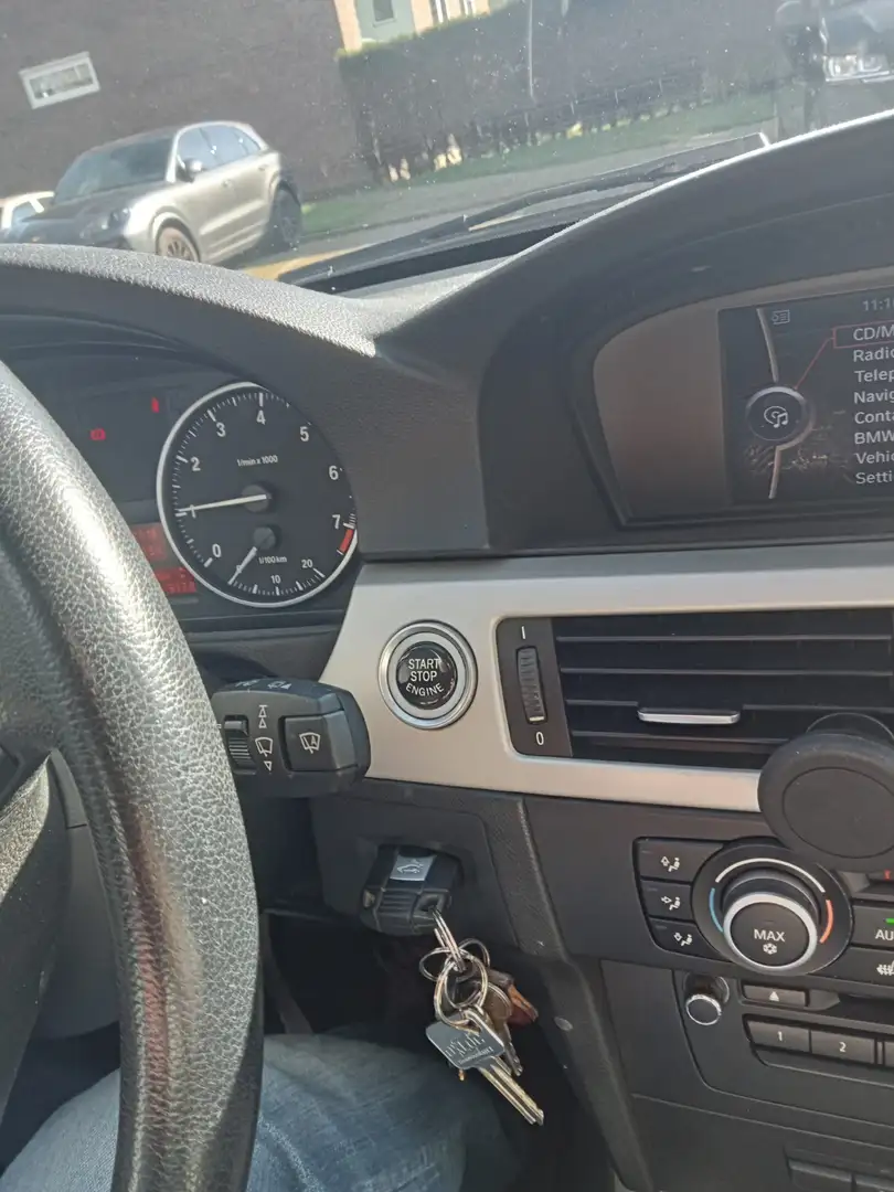 BMW 320 320i Touring - 2