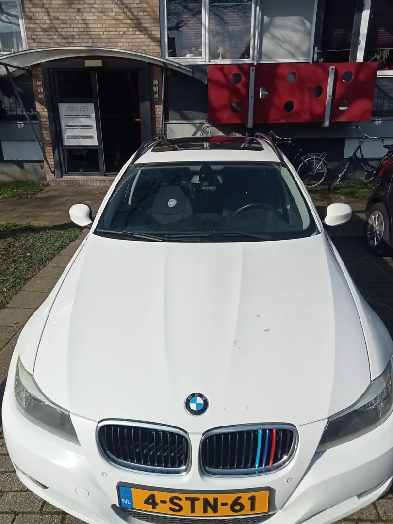 BMW 320 320i Touring - 1