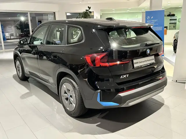 BMW Ix1 view 7