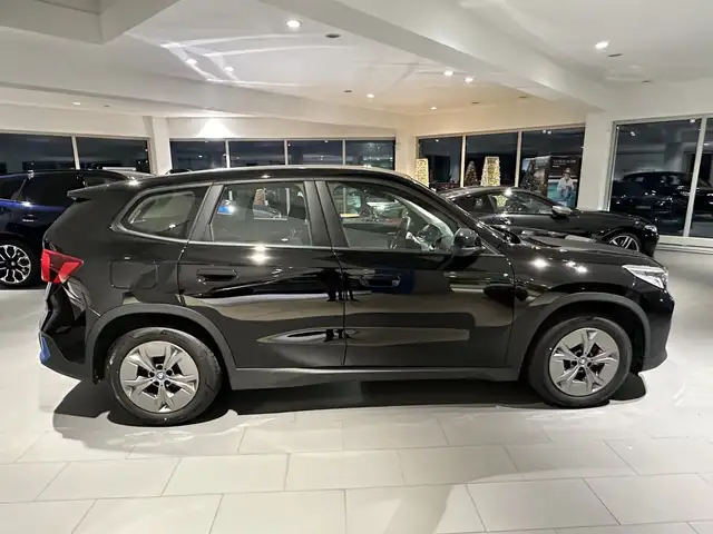 BMW Ix1 view 11