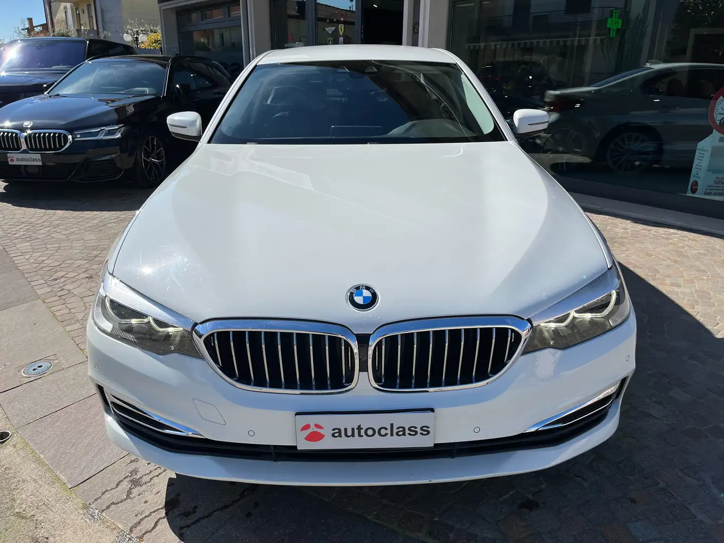 BMW 520 d 190cv X-Drive Automatica Luxury Bianco - 2