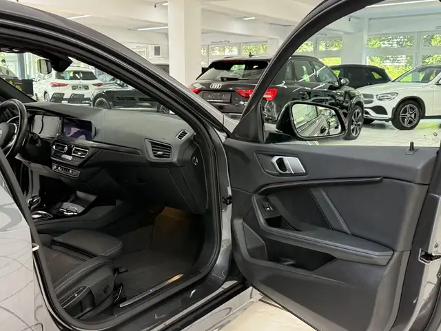 BMW M view 8