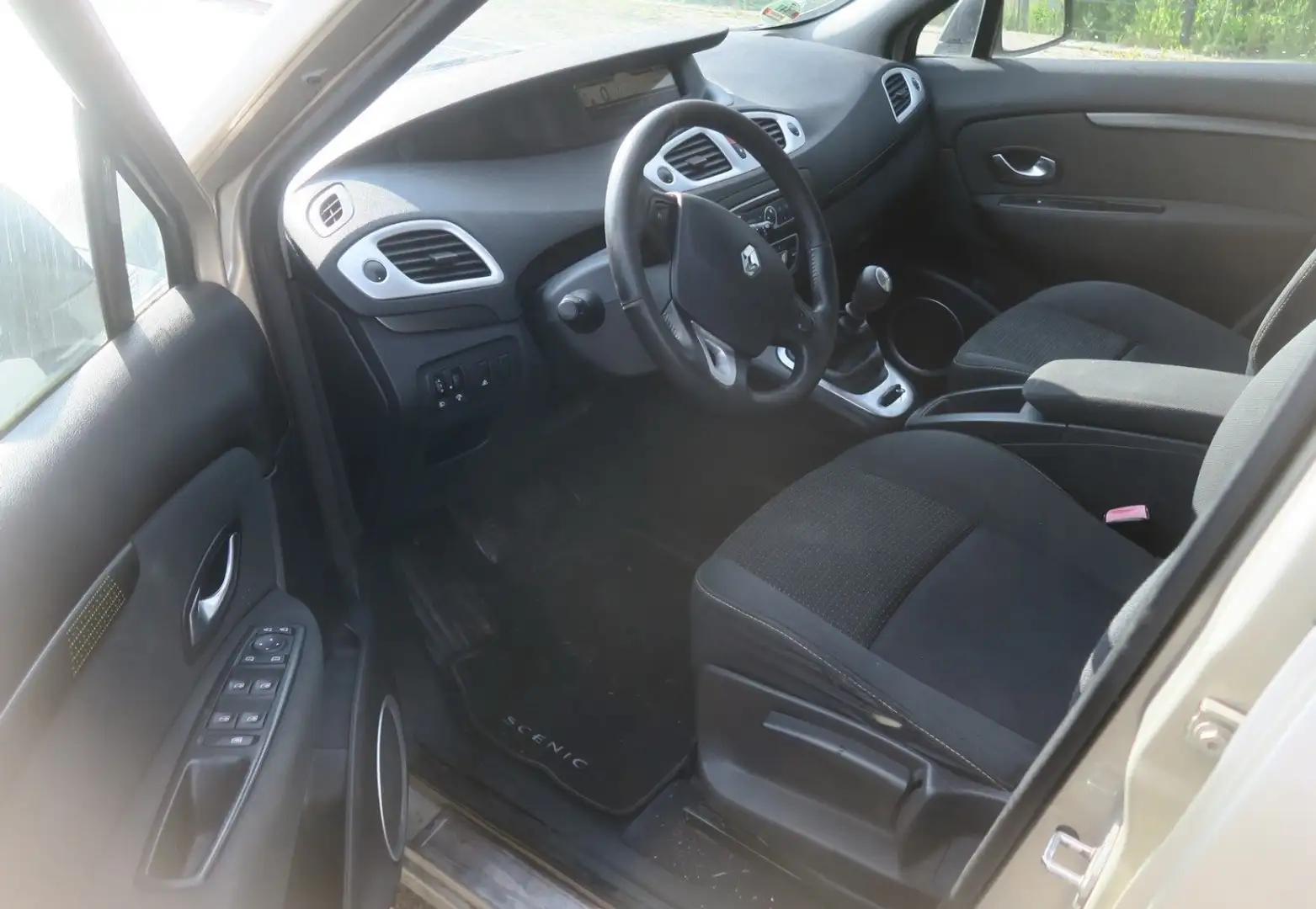 Renault Scenic Dynamique Silber - 2