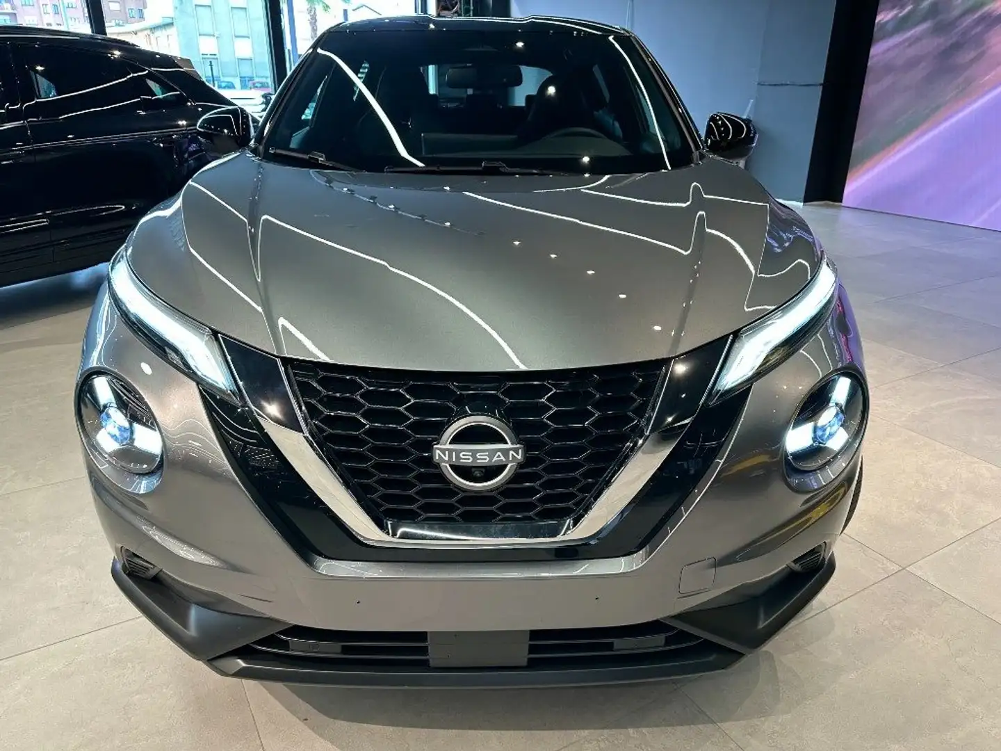 Nissan Juke 1.0 DIG-T 114 CV DCT Tekna Auto Navi Gris - 2