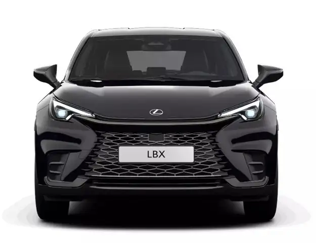 Lexus LBX view 8