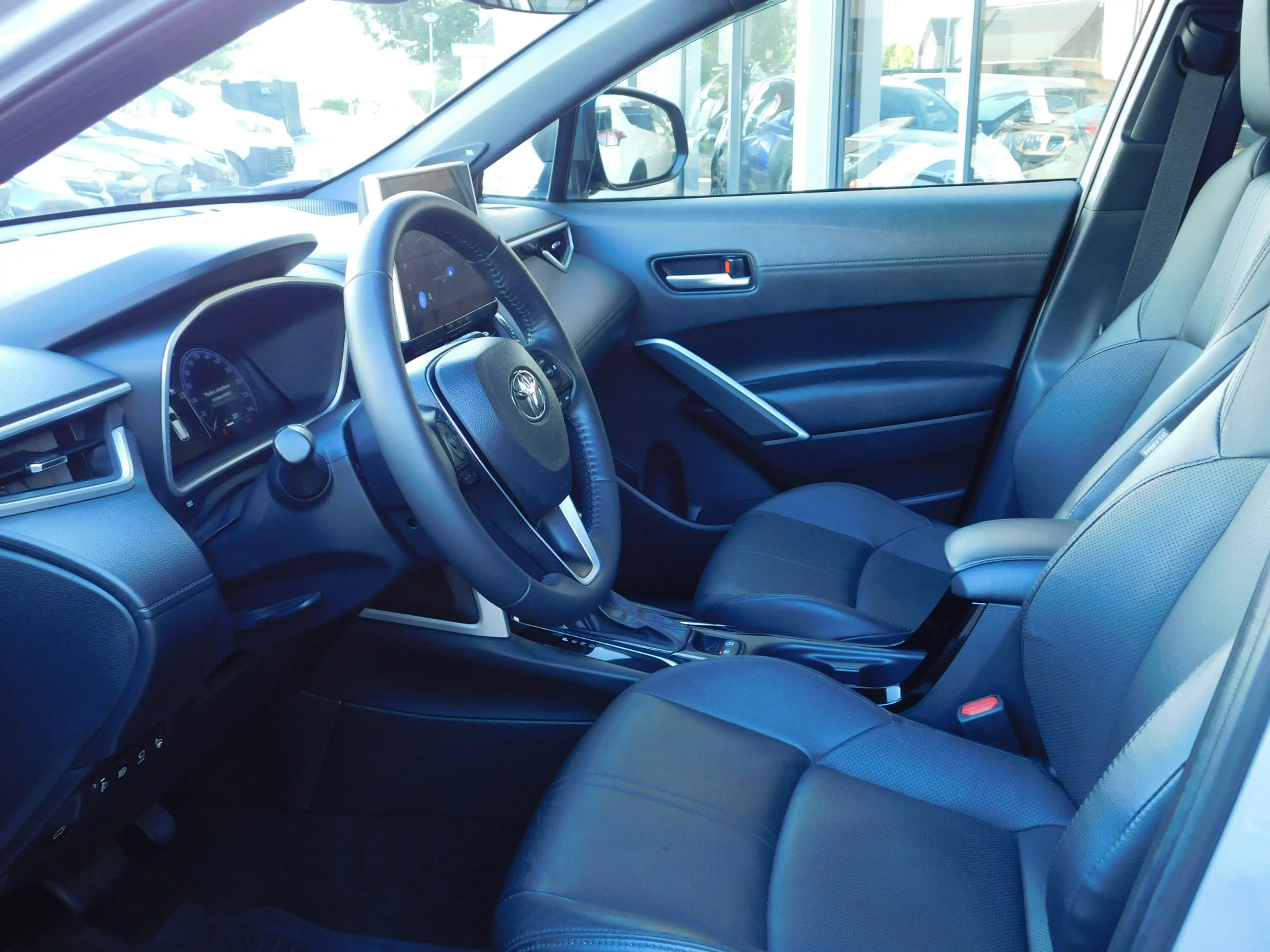 Toyota Corolla Cross 2.0 High Power Hybrid Launch Edition | LEDER | JBL — photo 11