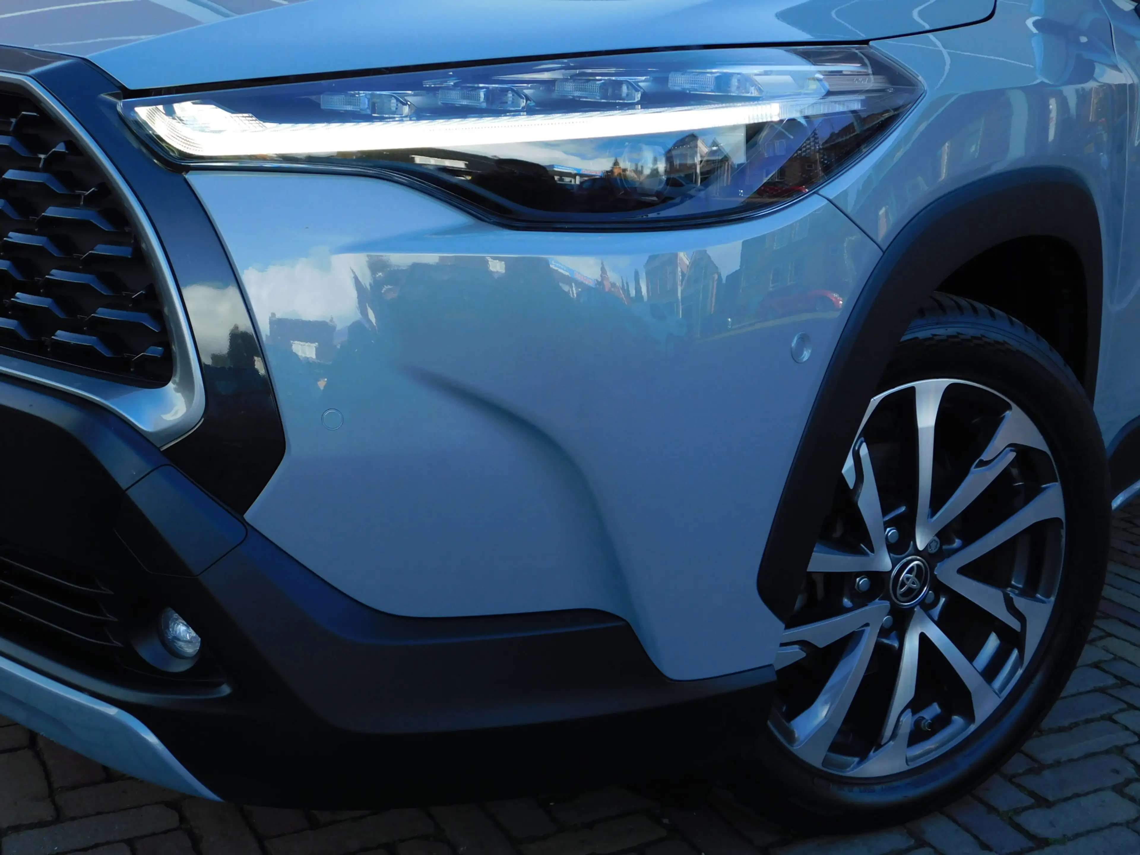 Toyota Corolla Cross 2.0 High Power Hybrid Launch Edition | LEDER | JBL — photo 2