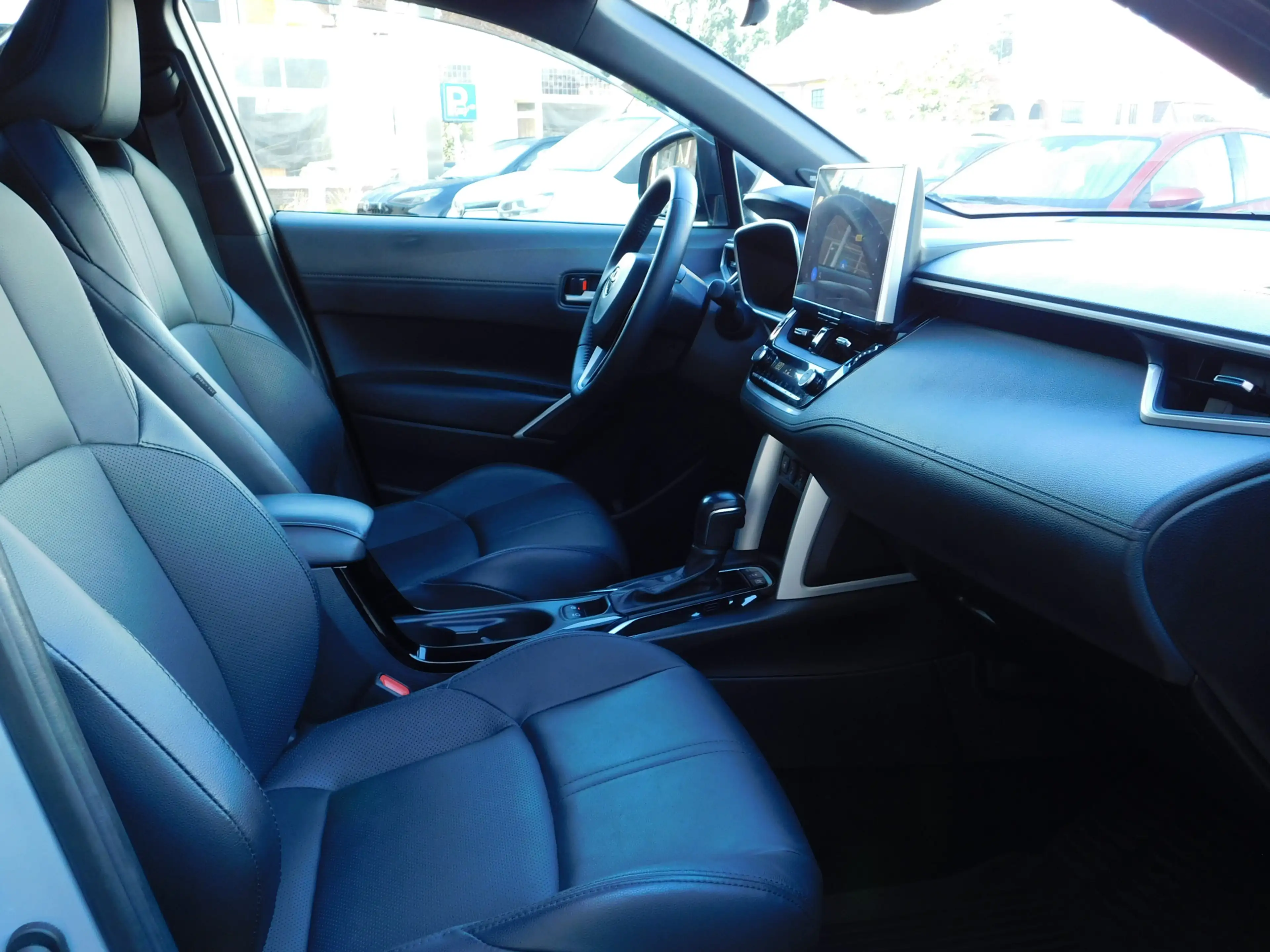Toyota Corolla Cross 2.0 High Power Hybrid Launch Edition | LEDER | JBL — photo 13