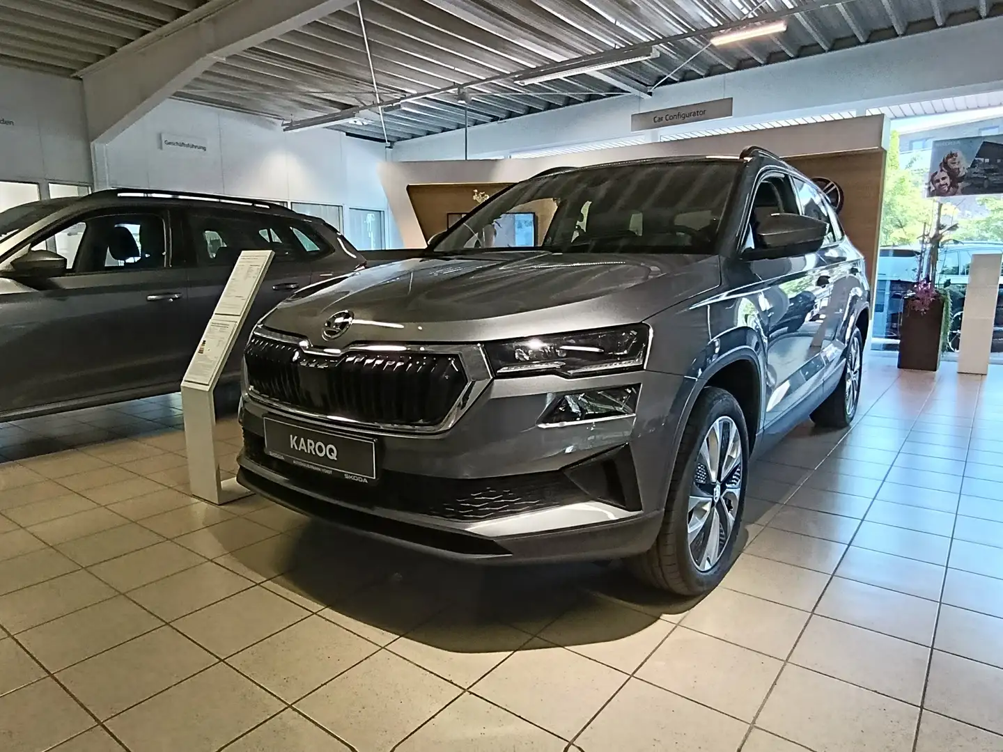 Skoda Karoq Selection Grau - 1
