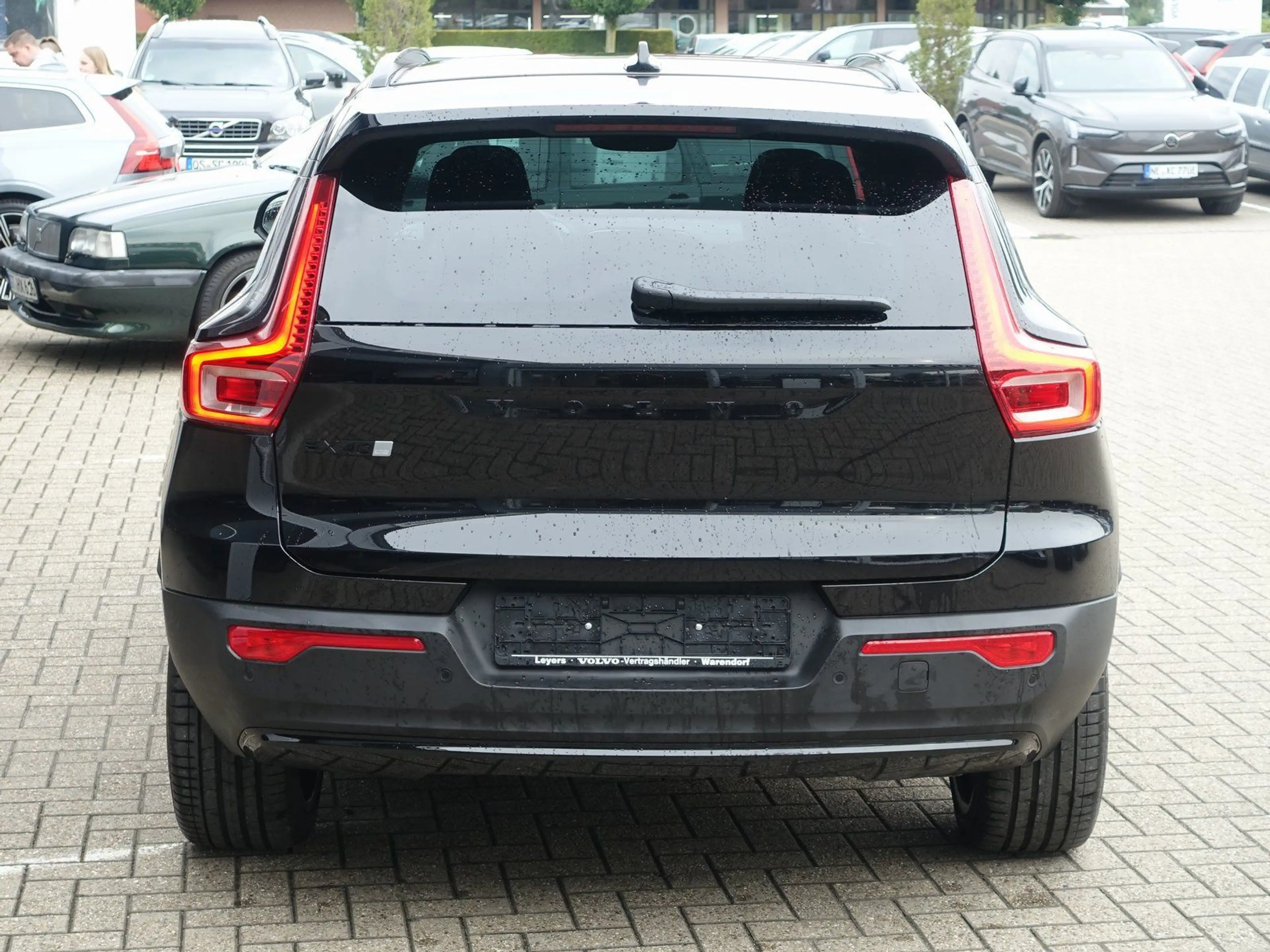 Volvo EX40 Black Edit Plus Single Motor Extended Range — photo 5