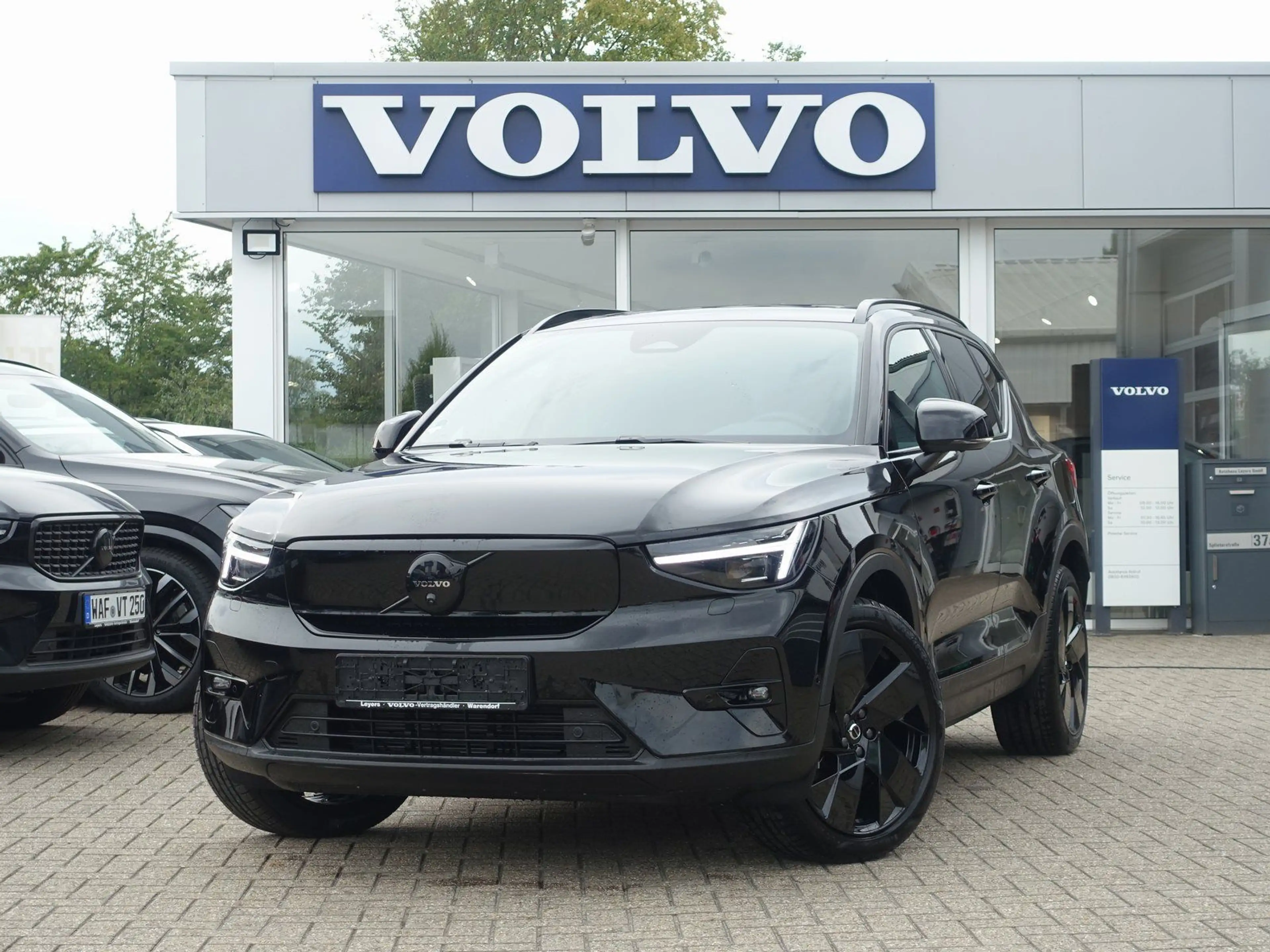Volvo EX40 Black Edit Plus Single Motor Extended Range