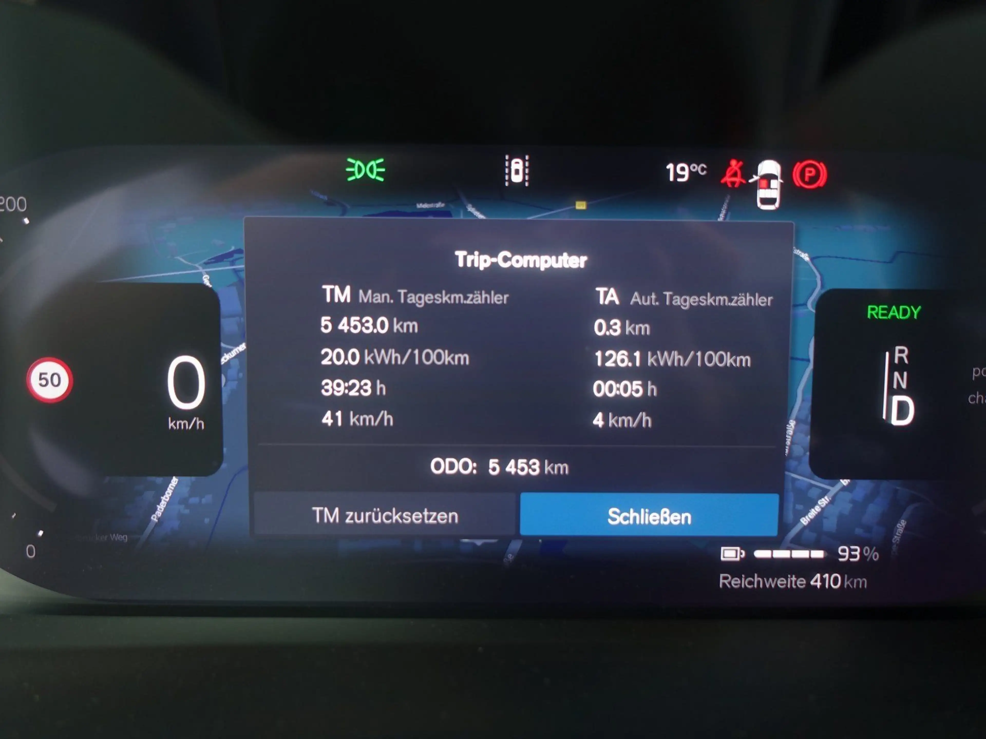 Volvo EX40 Black Edit Plus Single Motor Extended Range — photo 15