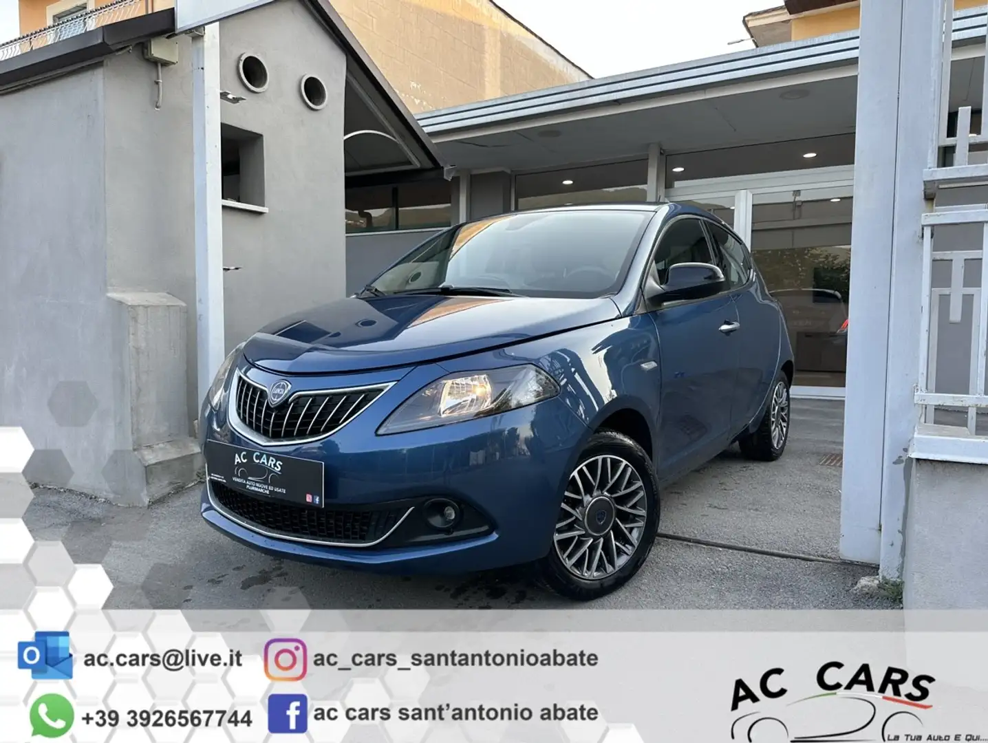 Lancia Ypsilon 1.0 firefly hybrid Gold s&s 70cv 5p.ti Bleu - 1