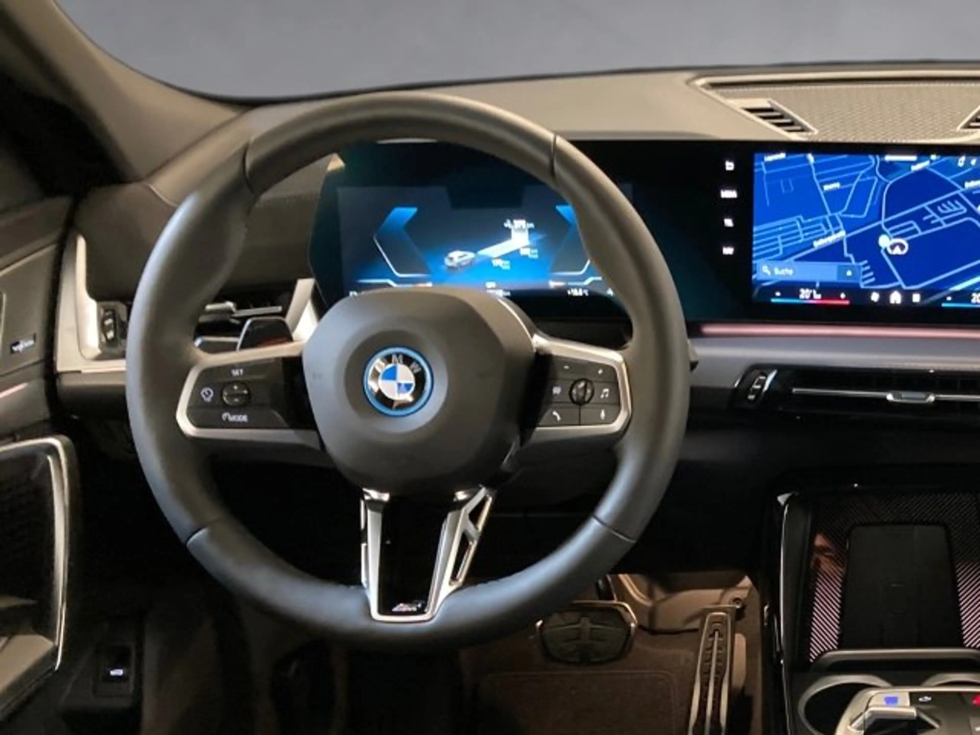 BMW iX2 eDrive 20 U10 — photo 10