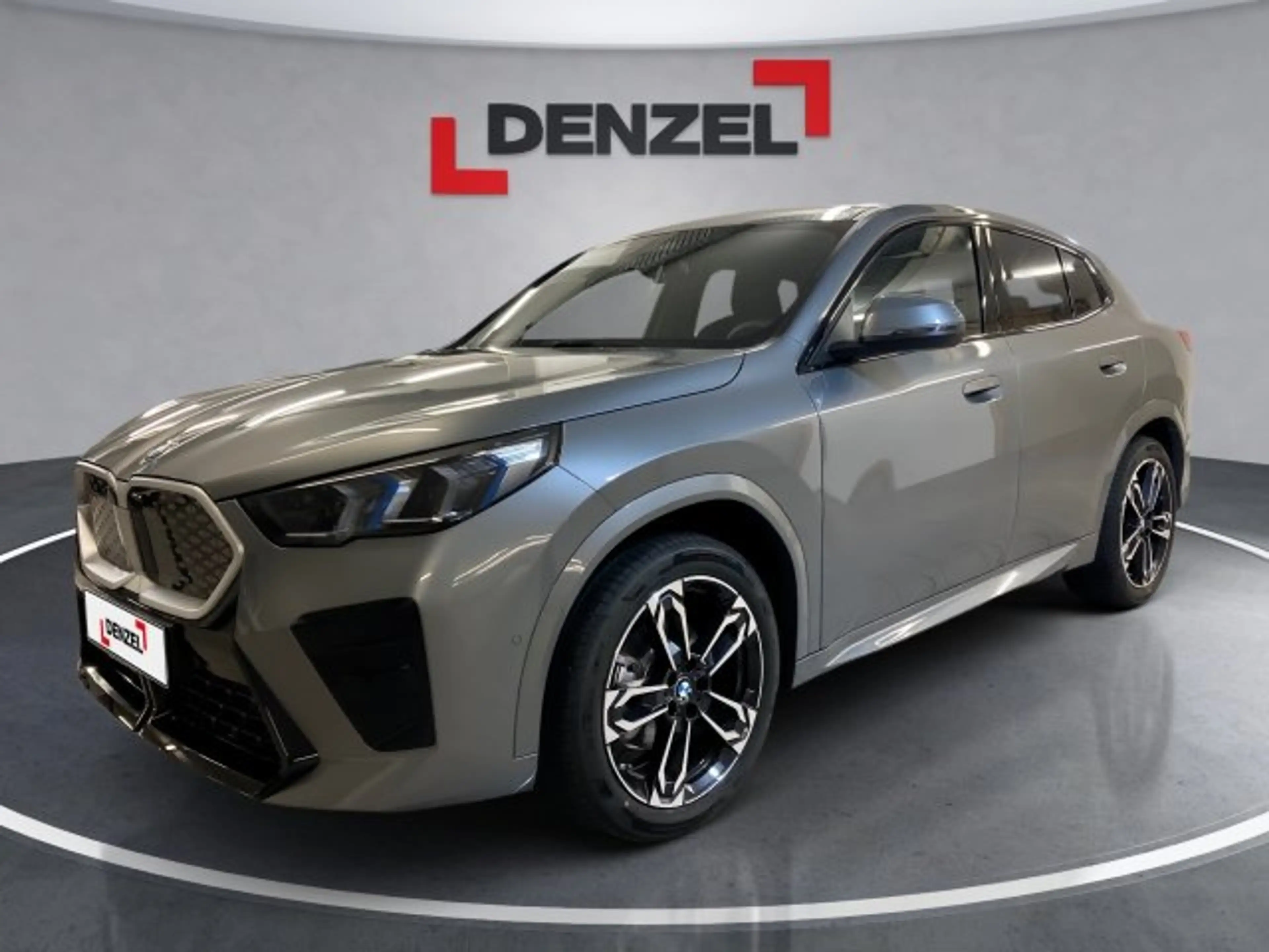 BMW iX2 eDrive 20 U10