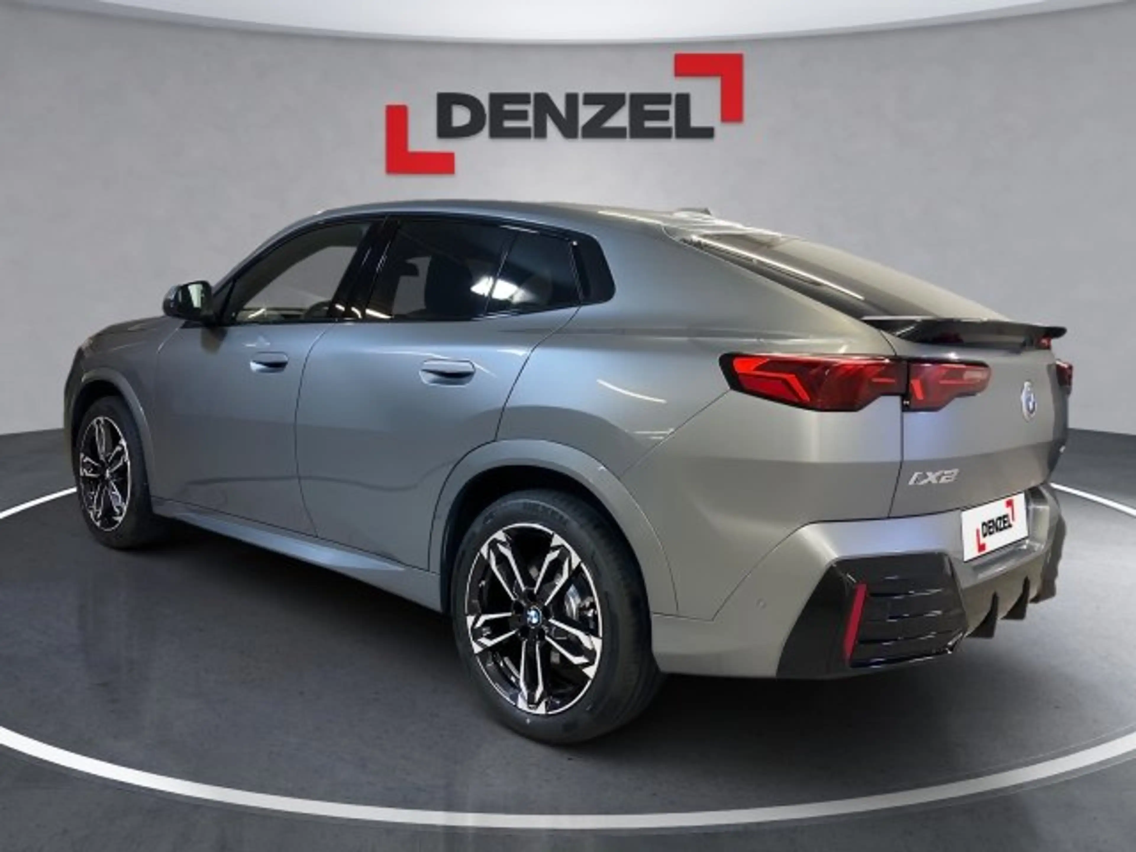 BMW iX2 eDrive 20 U10 — photo 3