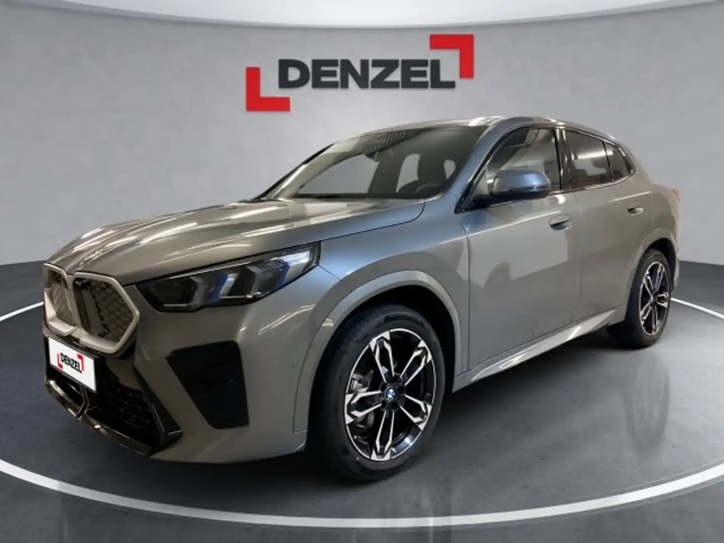 BMW iX2 eDrive 20 U10 Grau - 1
